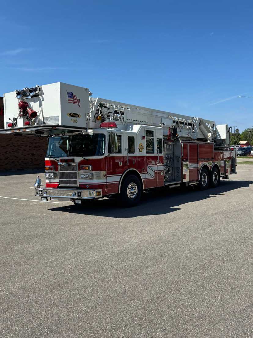 1999 Pierce 100' Aerial — photo 3