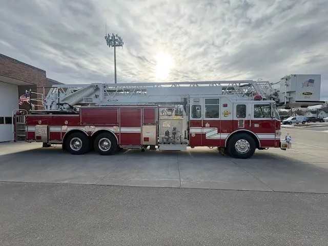 1999 Pierce 100' Aerial — photo 6