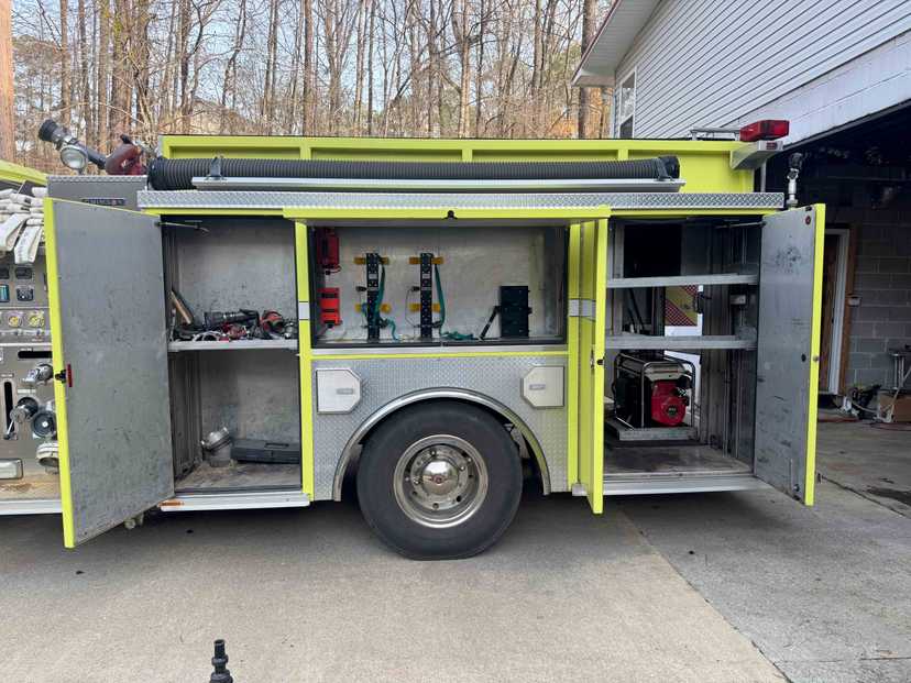 2009 International Crimson Pumper — photo 3