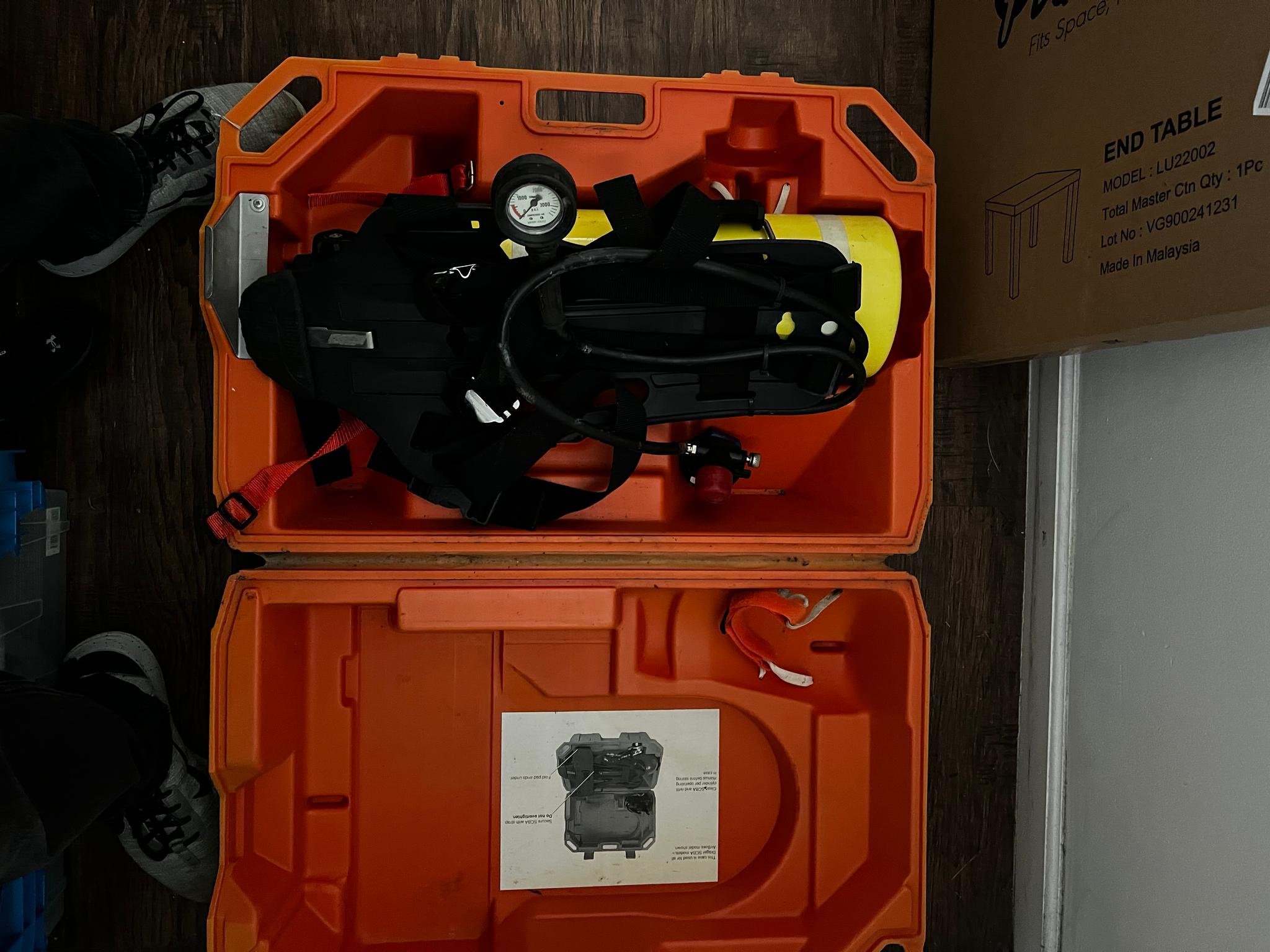 2 Dräger SCBA Tanks w/ cases - image 2