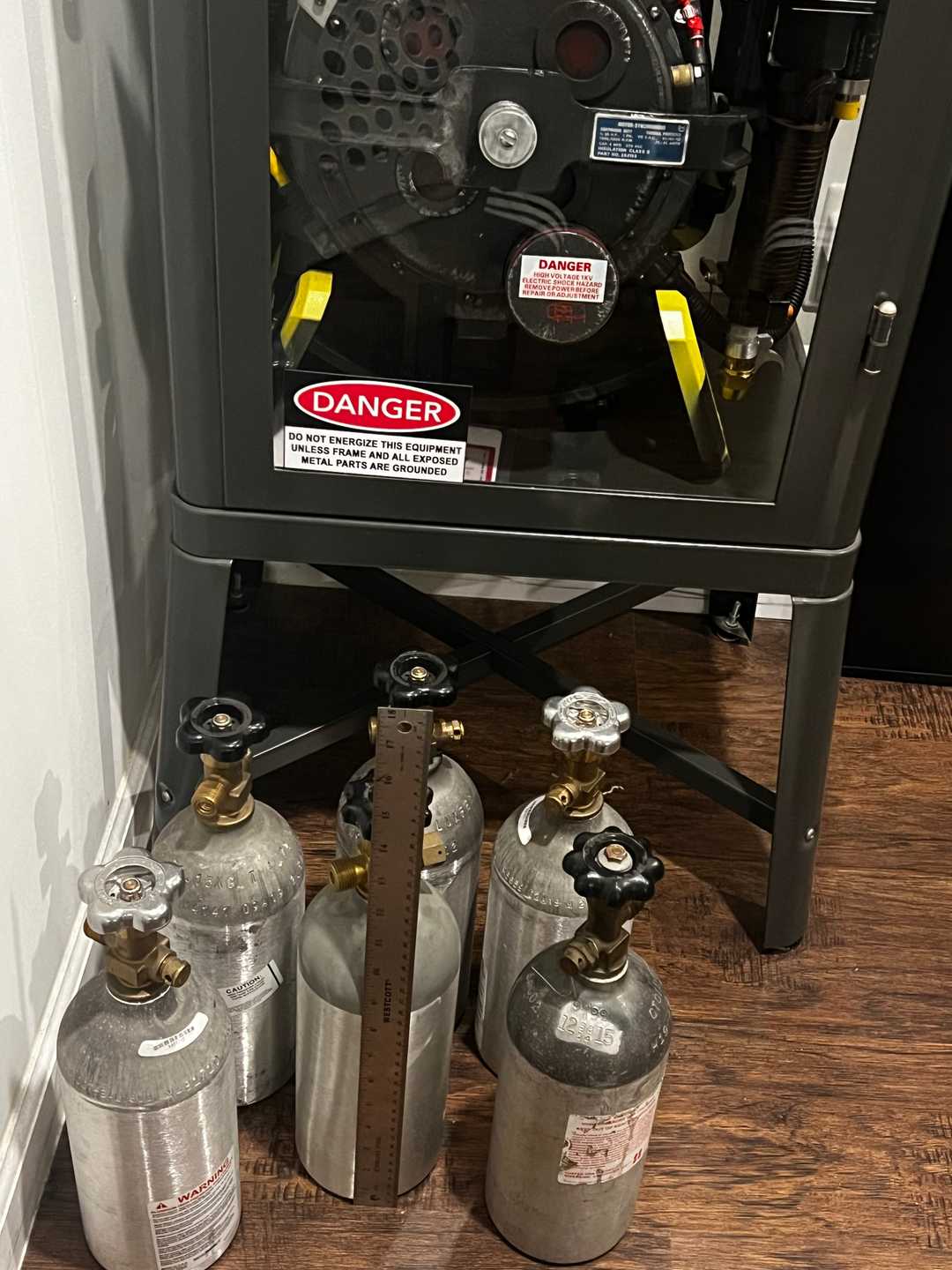 (6) 2.5# CO2 oxygen tanks