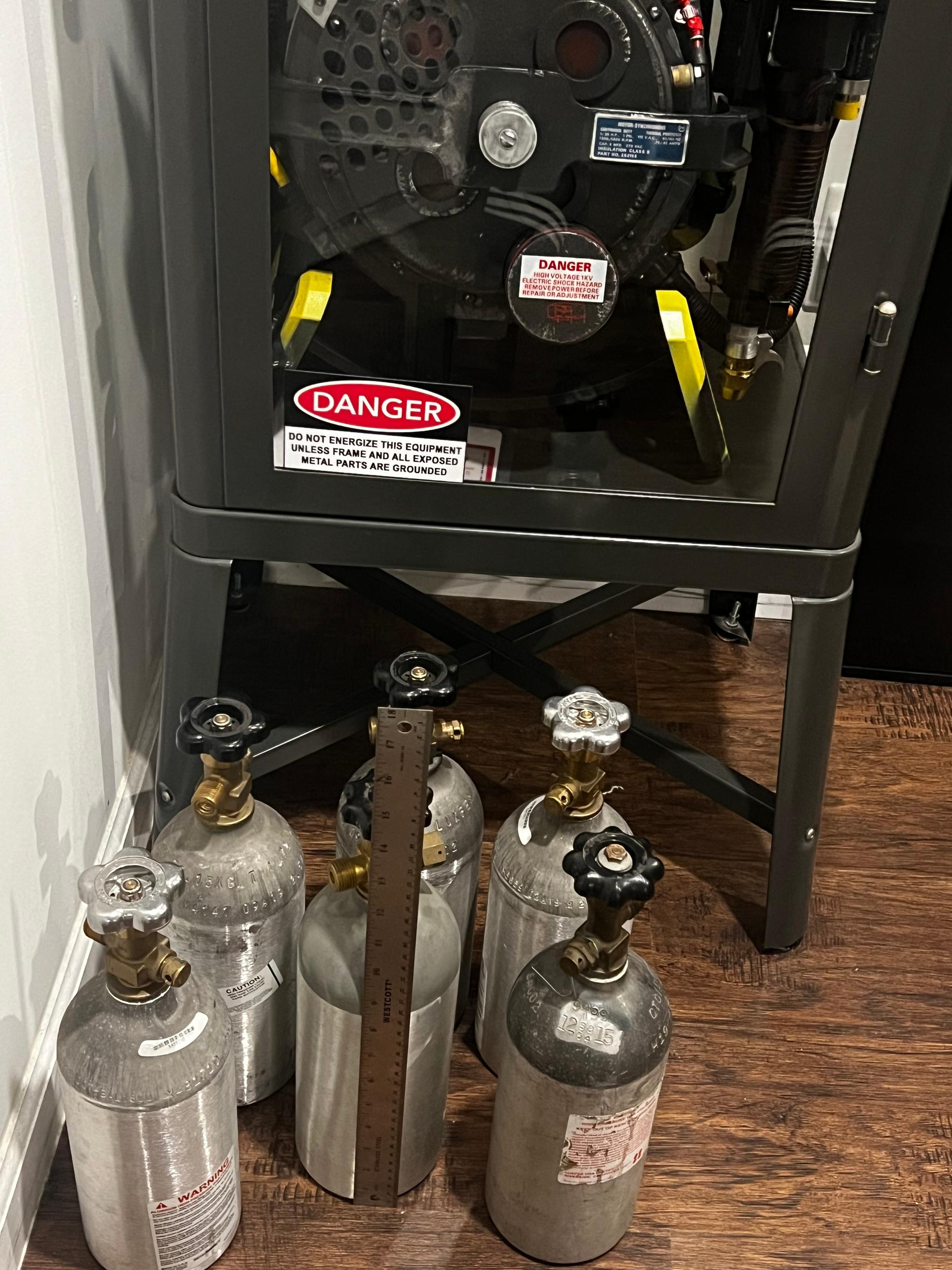 (6) 2.5# CO2 oxygen tanks - image 1