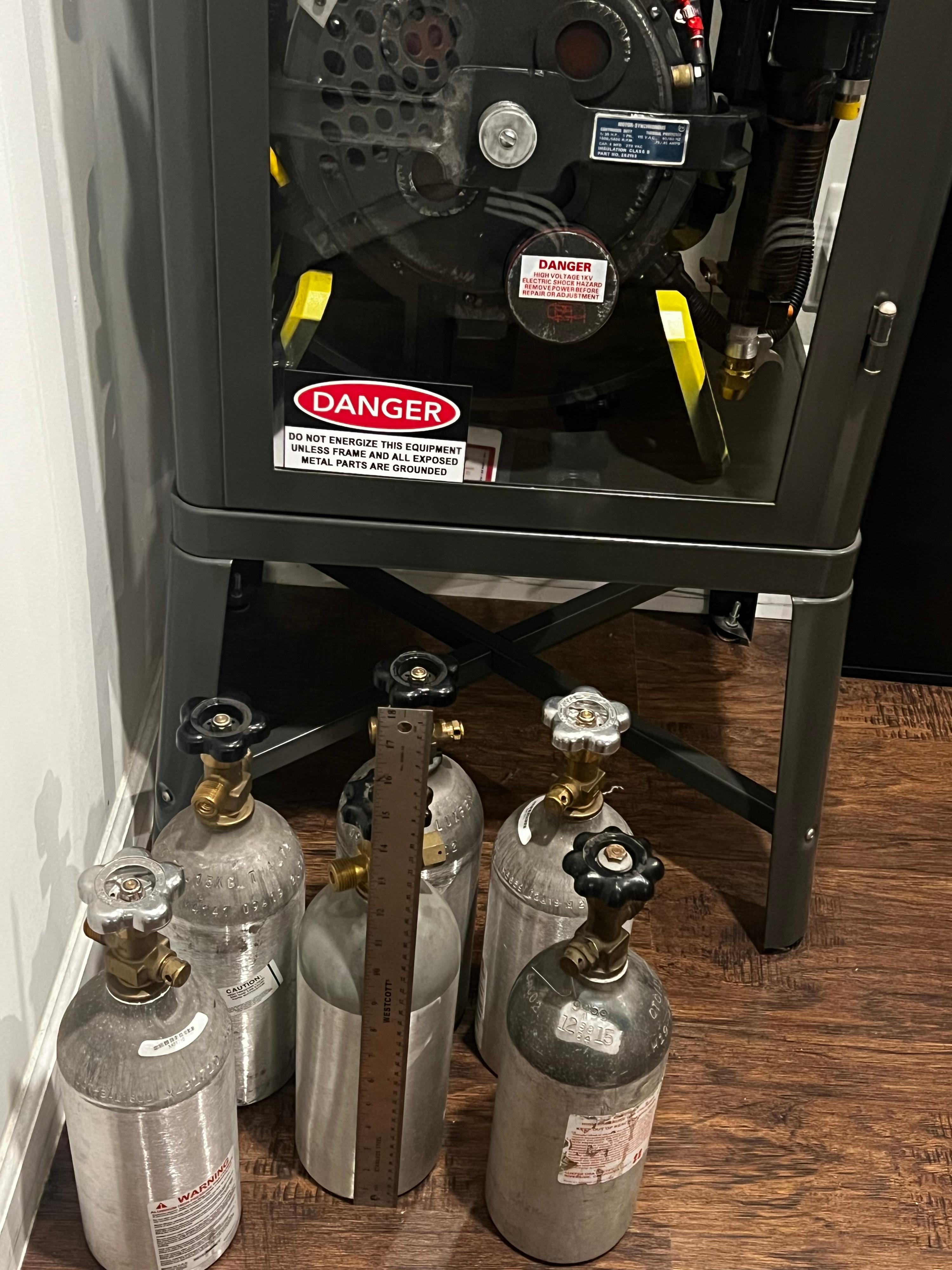 (6) 2.5# CO2 oxygen tanks - image 1