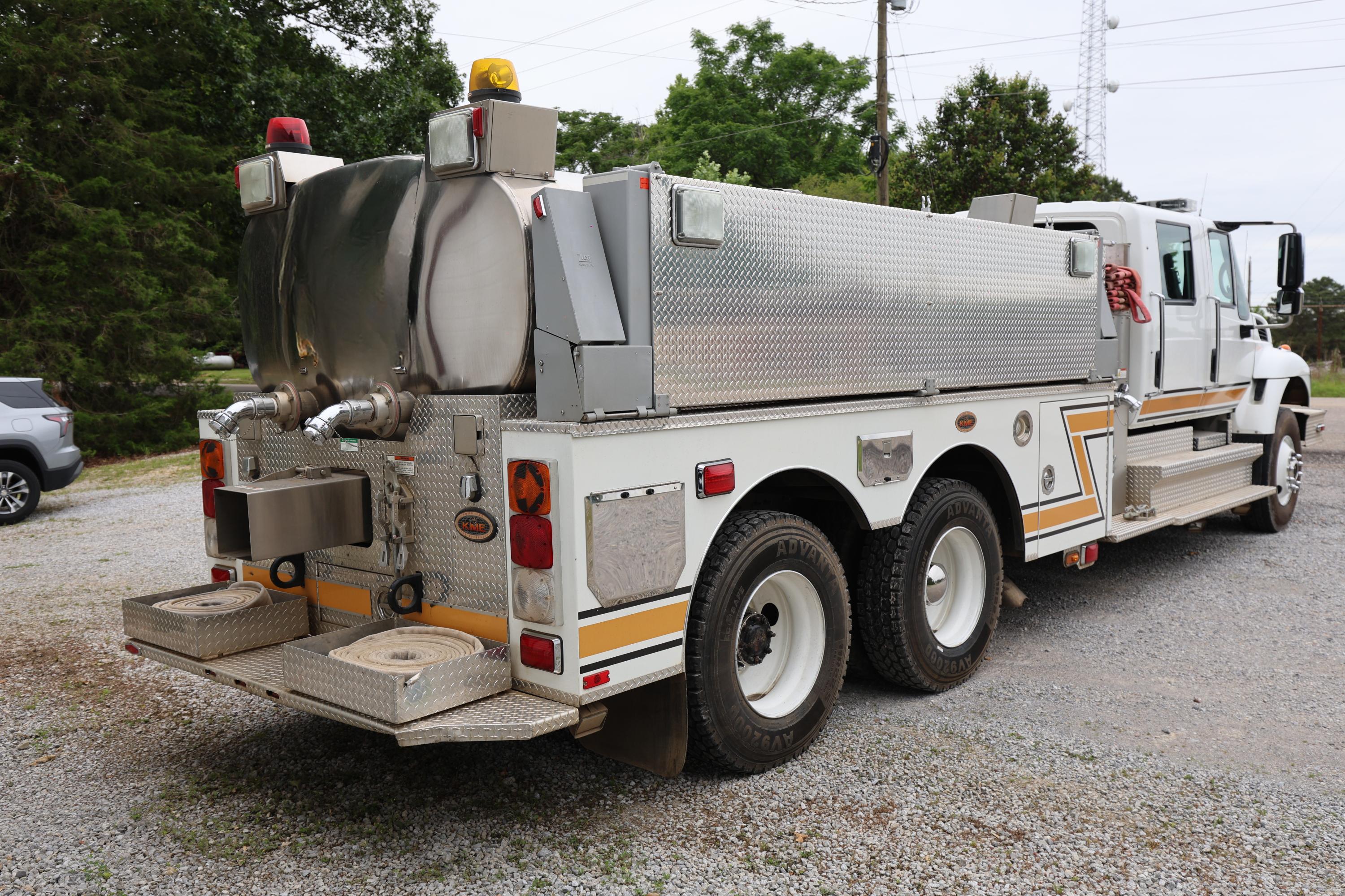 2008 KME International Tanker - image 8