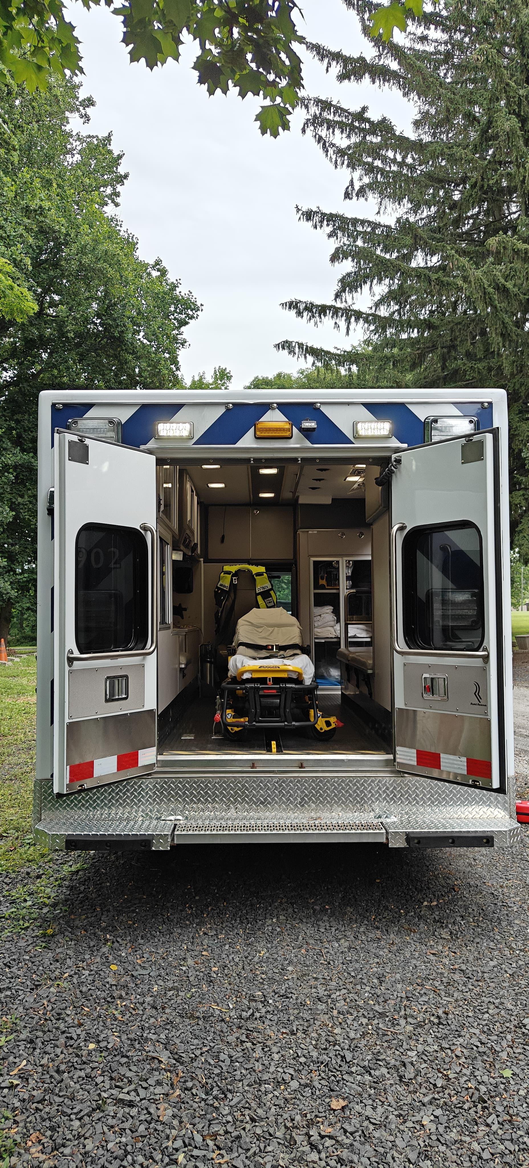 2012 Ford E450 Type III Road Rescue Ambulance - image 9