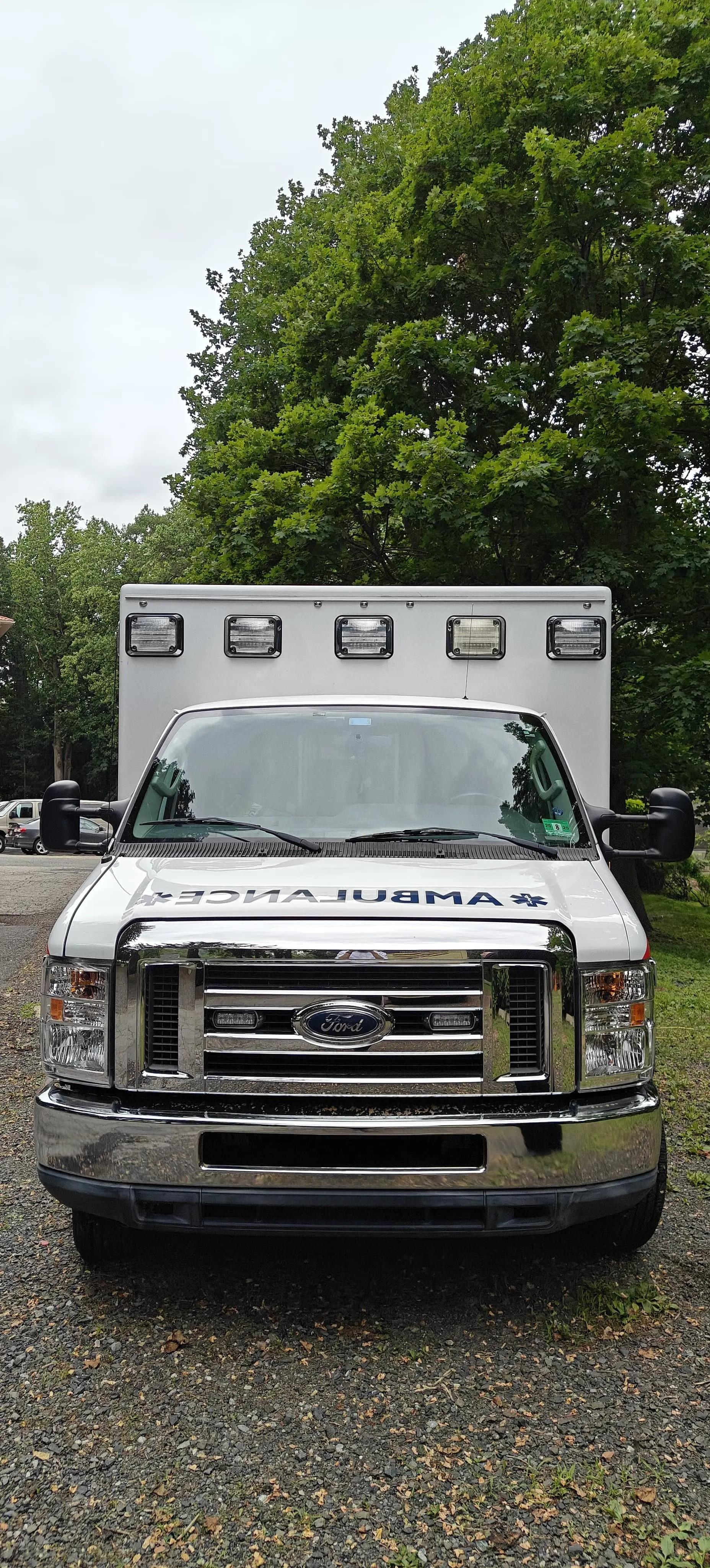 2012 Ford E450 Type III Road Rescue Ambulance - image 4