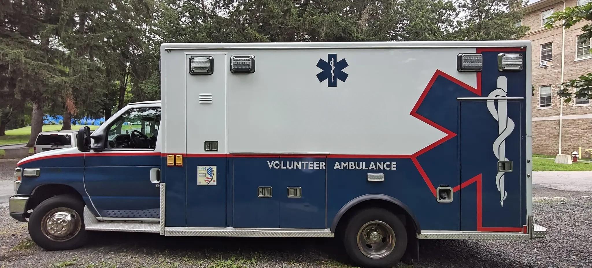 2012 Ford E450 Type III Road Rescue Ambulance - image 7