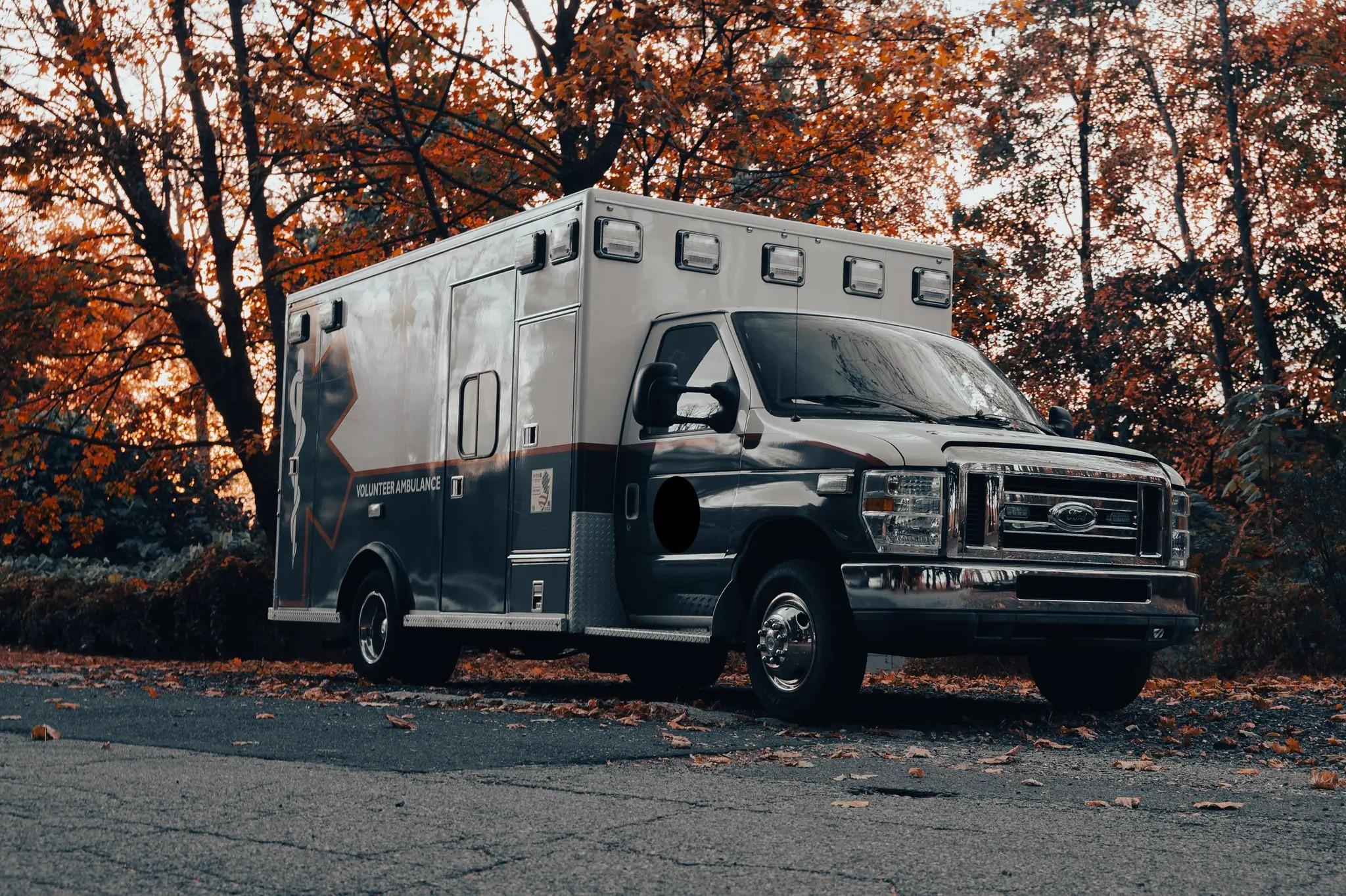 2012 Ford E450 Type III Road Rescue Ambulance - image 3
