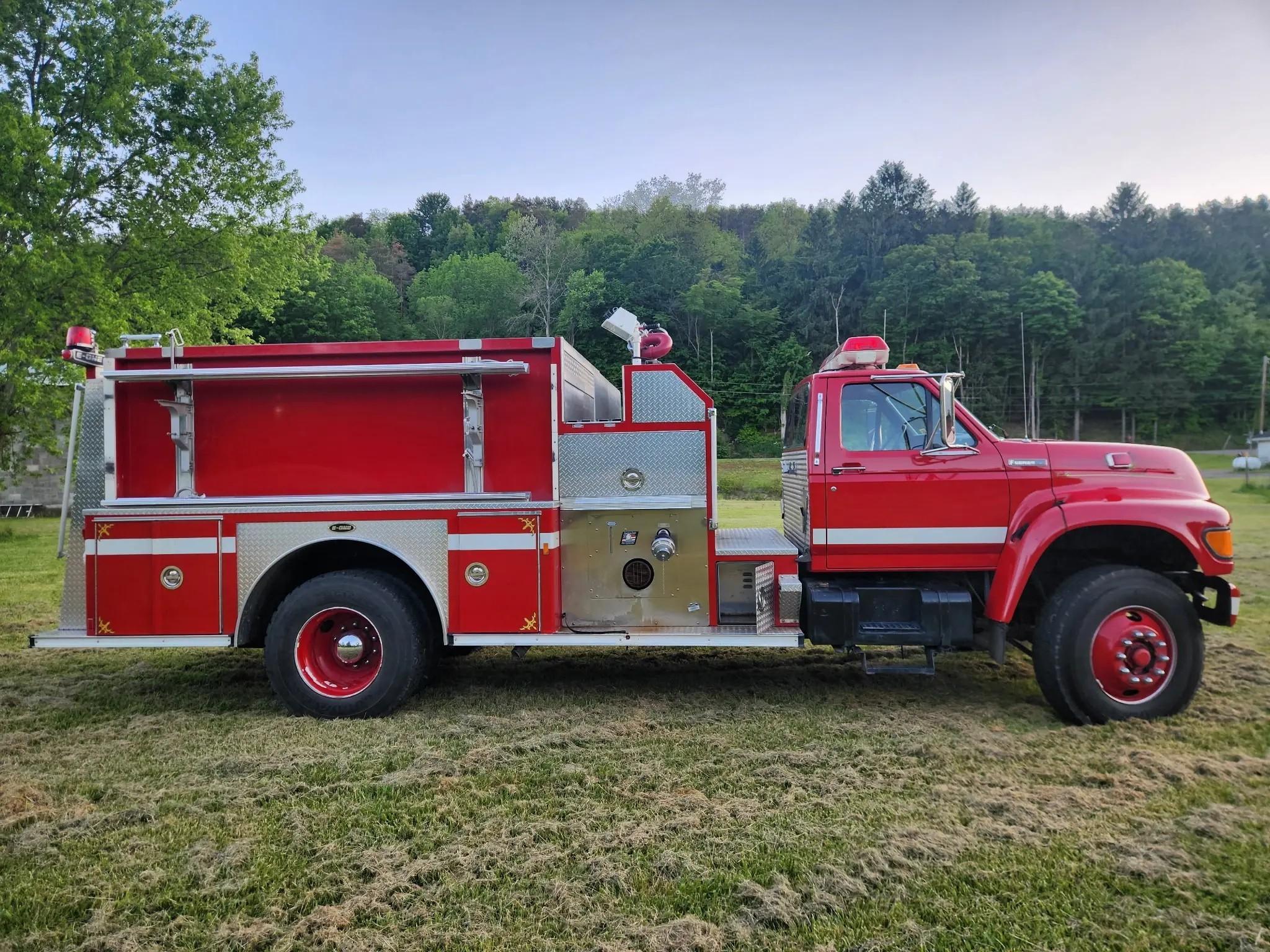 1996 E-One Ford Pumper - image 6