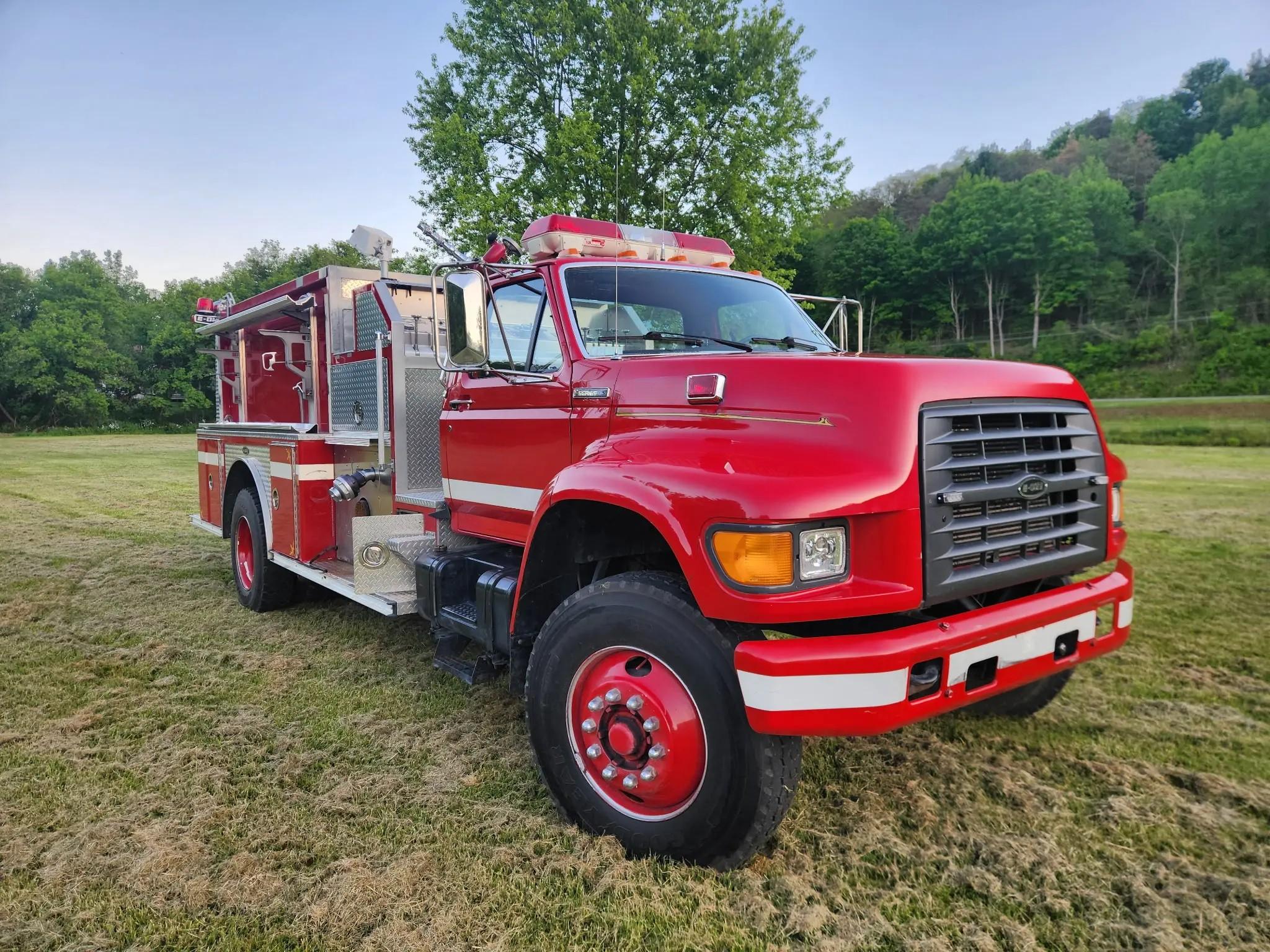 1996 E-One Ford Pumper - image 5