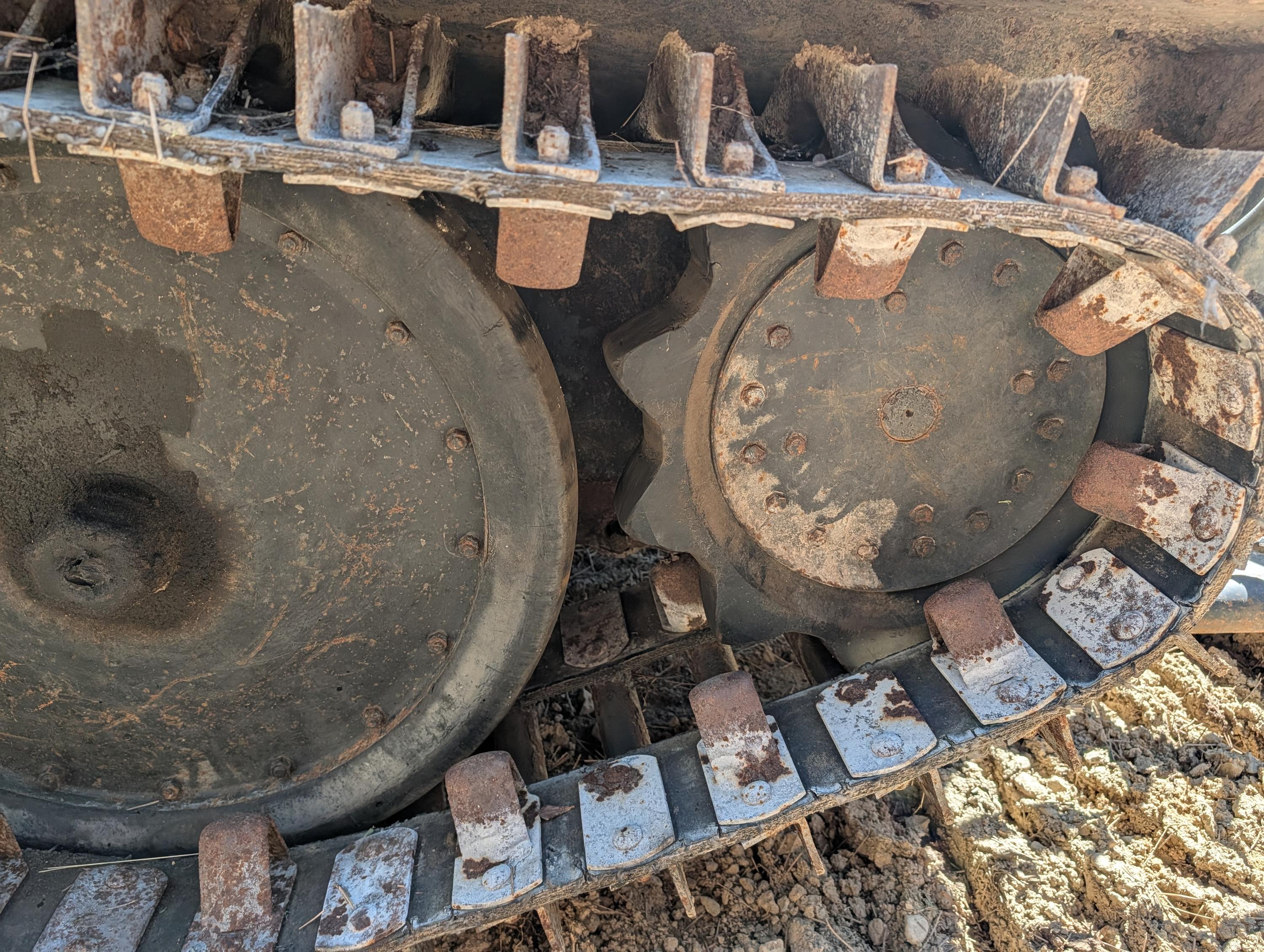 Bombardier SW48 snowcat with plow - image 22