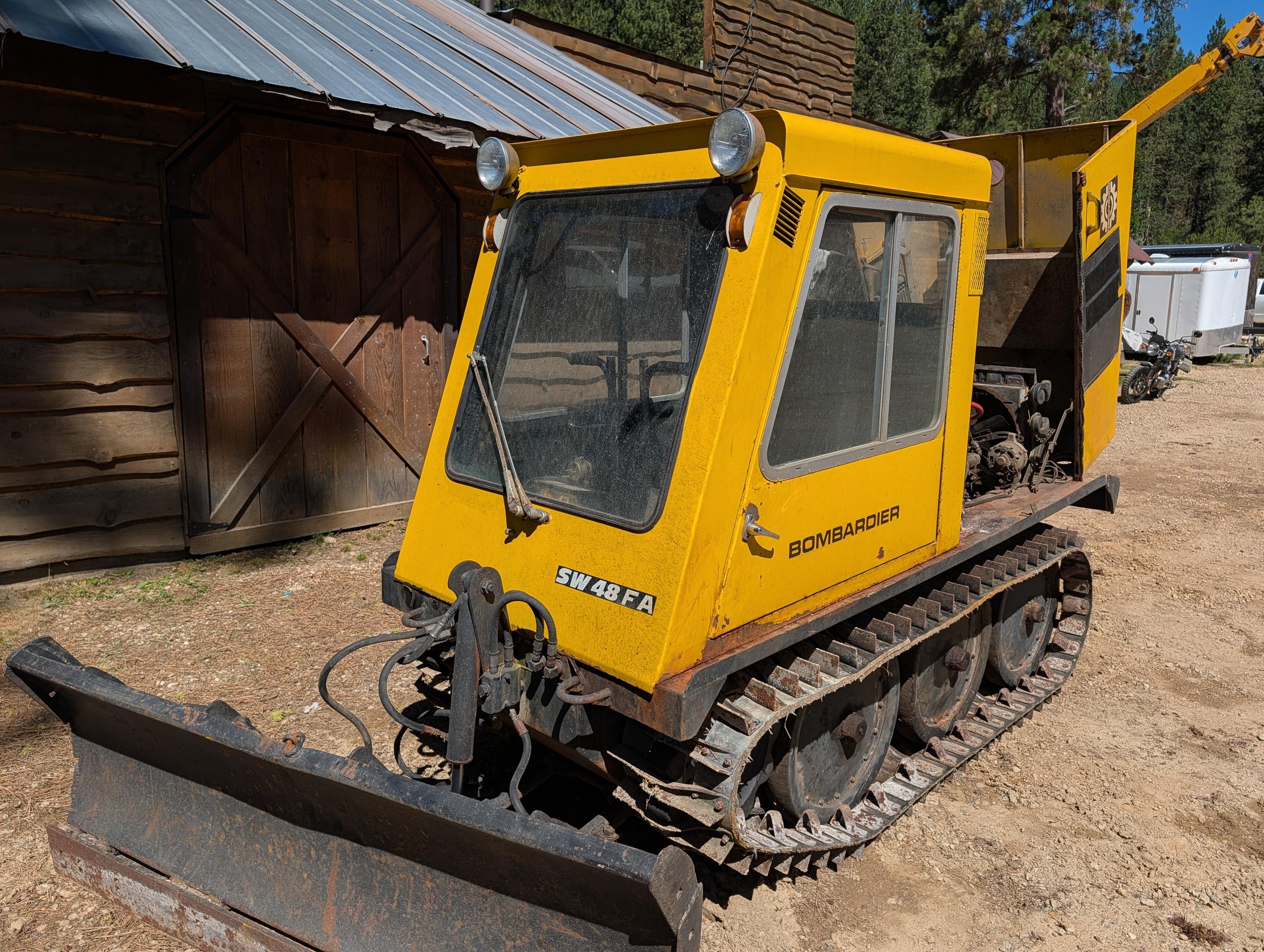 Bombardier SW48 snowcat with plow - image 27