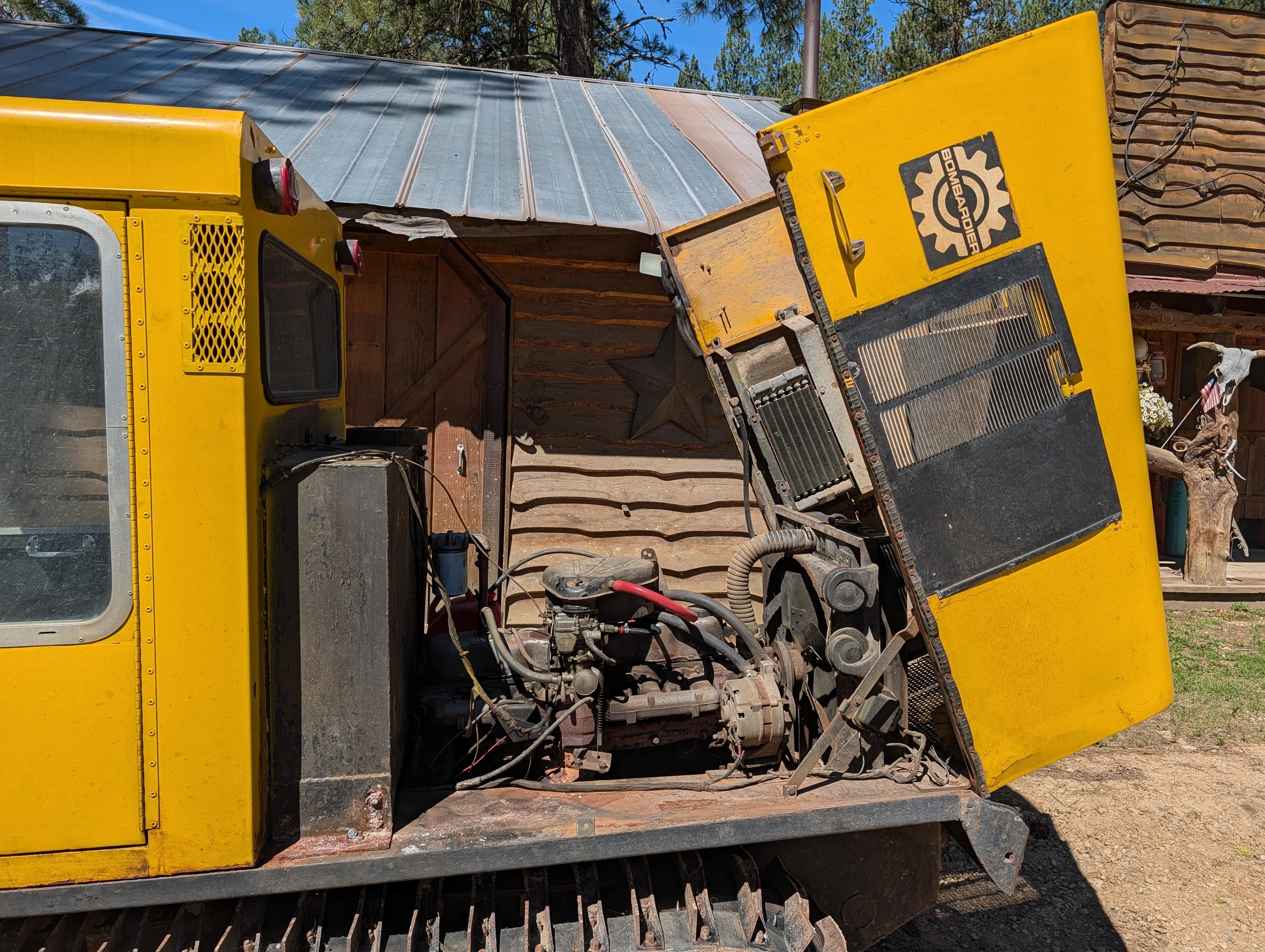 Bombardier SW48 snowcat with plow - image 14