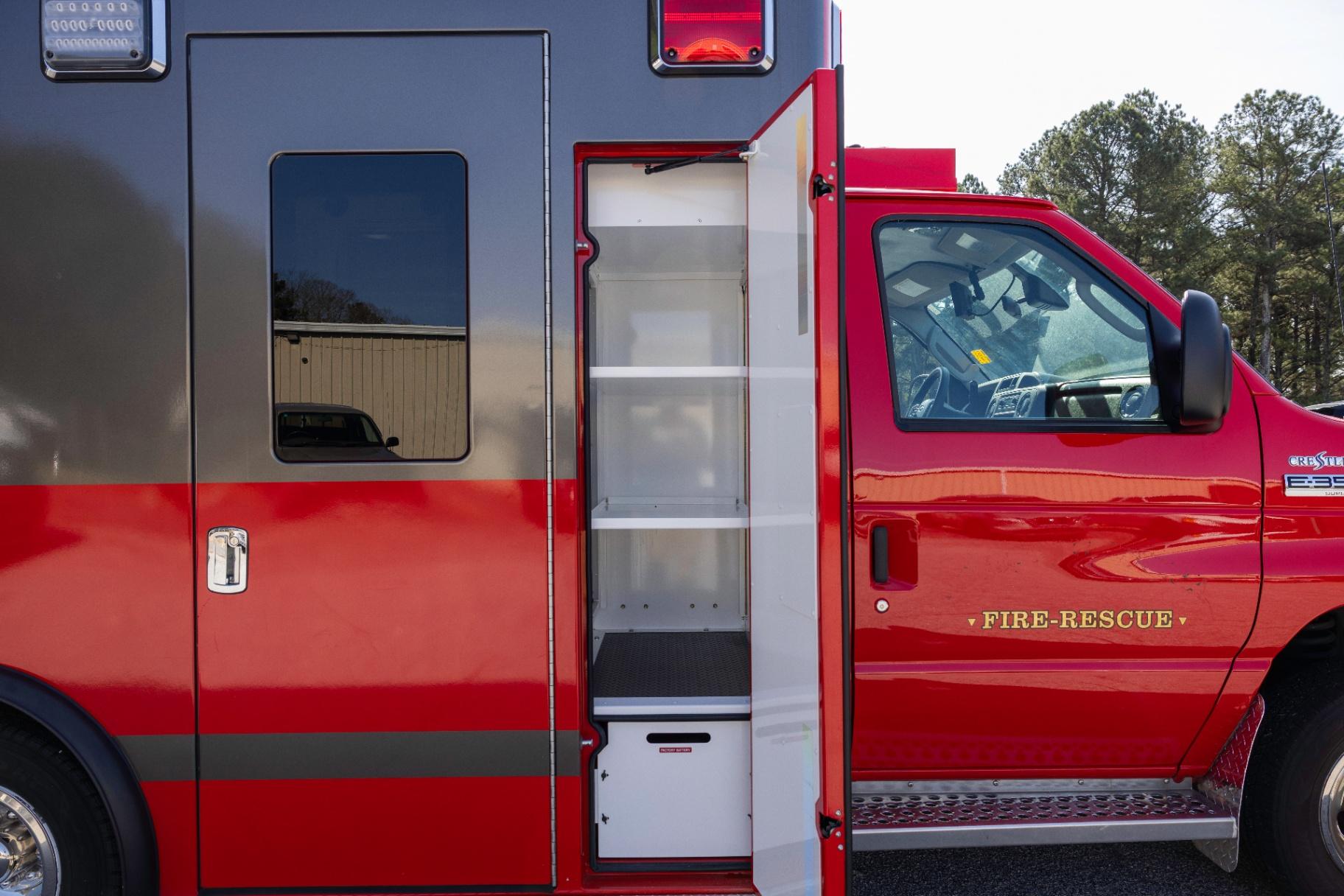 2023 Crestline Ford Type III Ambulance - image 15