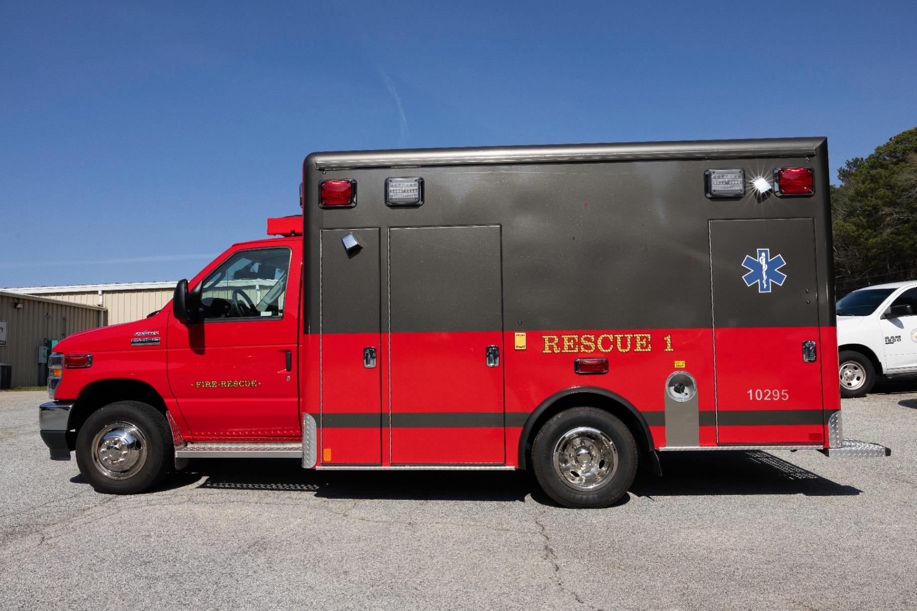 2023 Crestline Ford Type III Ambulance - image 2