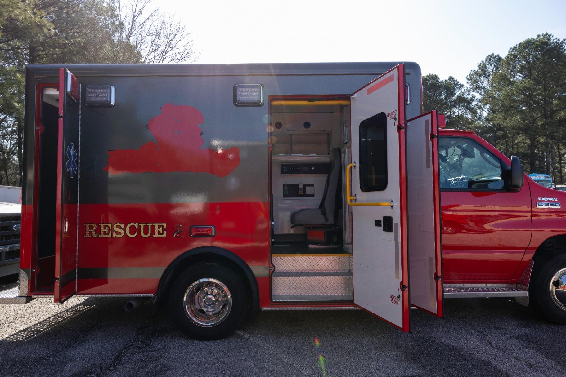 2023 Crestline Ford Type III Ambulance - image 18