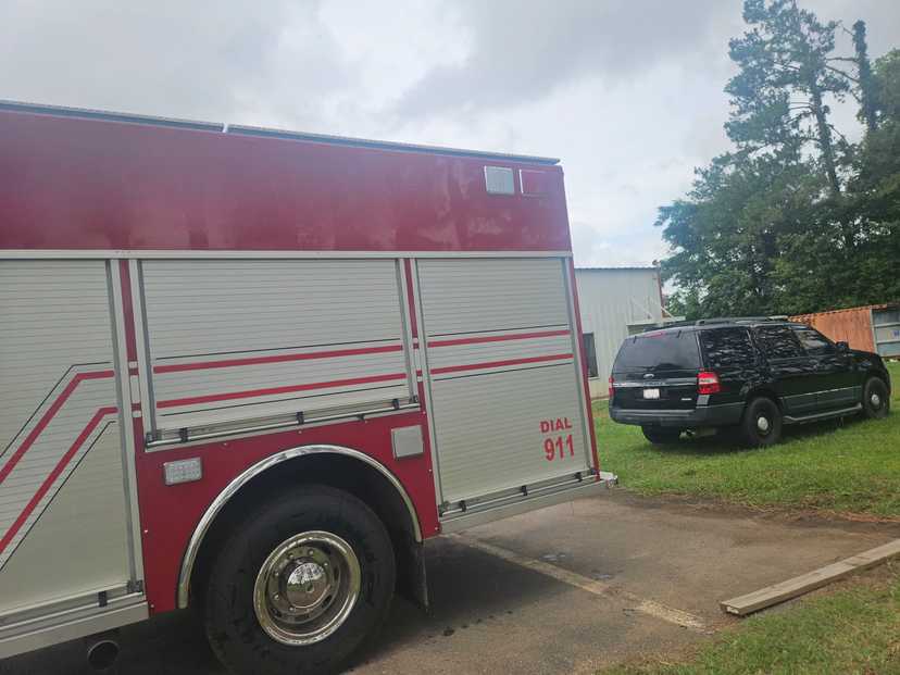1997 HME Ahrens-Fox 4x4 Rescue Pumper — photo 4