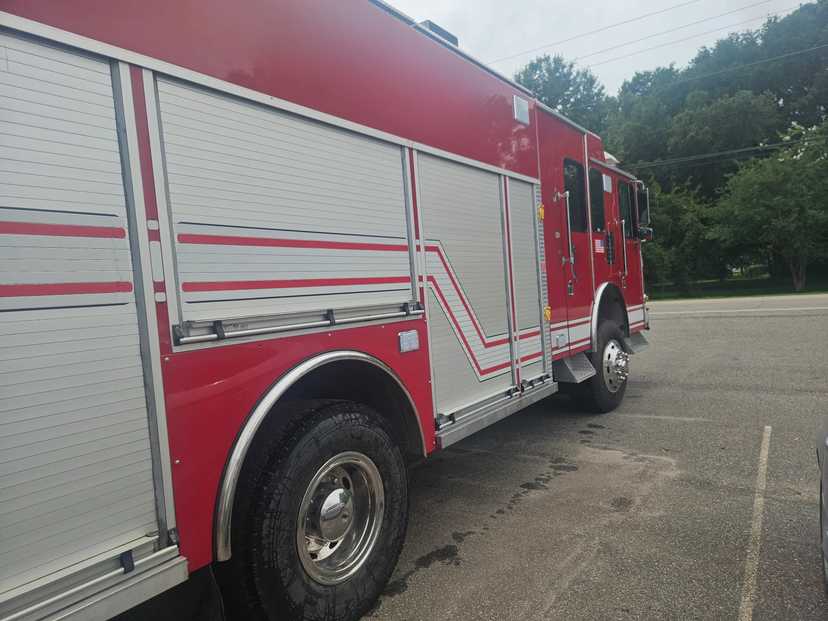 1997 HME Ahrens-Fox 4x4 Rescue Pumper — photo 8
