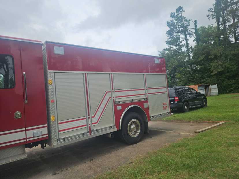 1997 HME Ahrens-Fox 4x4 Rescue Pumper — photo 3