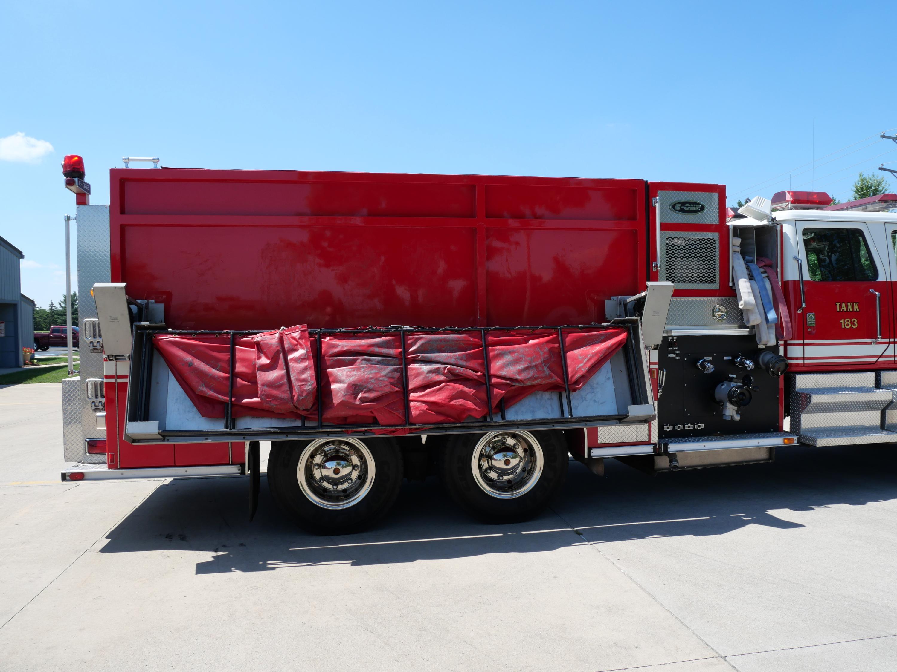 1998 E-One International Pumper/Tanker 1250/2000 - image 35