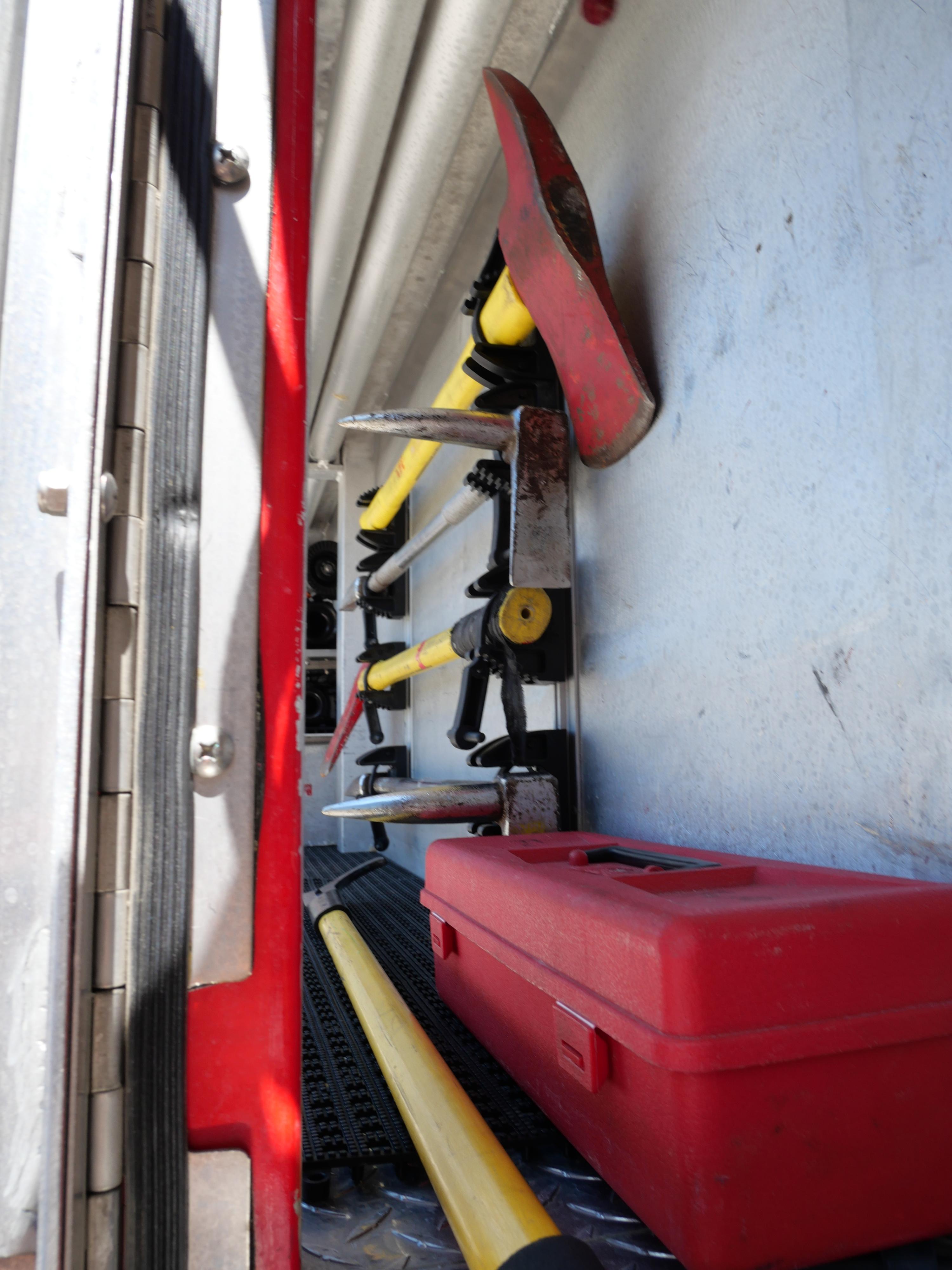 1998 E-One International Pumper/Tanker 1250/2000 - image 23