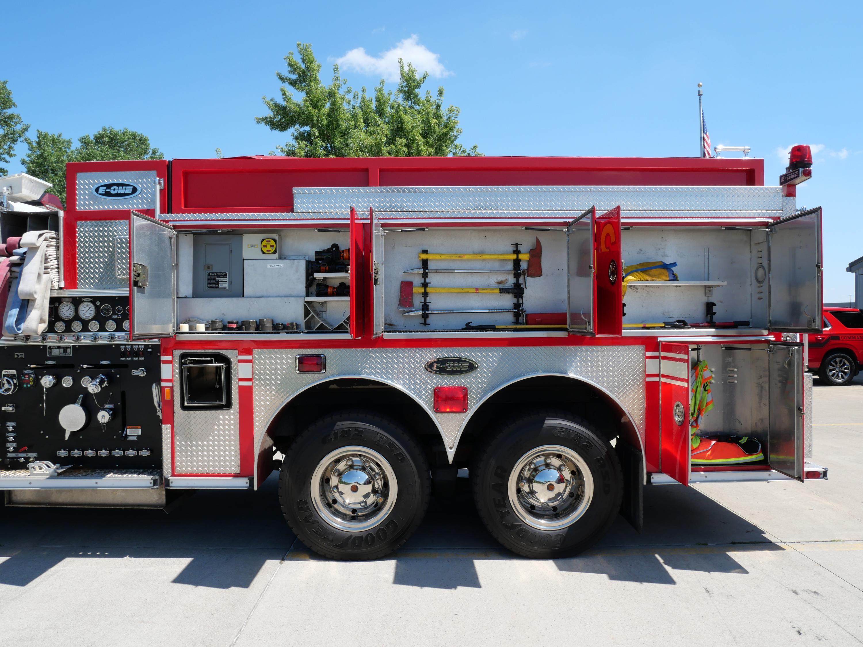 1998 E-One International Pumper/Tanker 1250/2000 - image 19