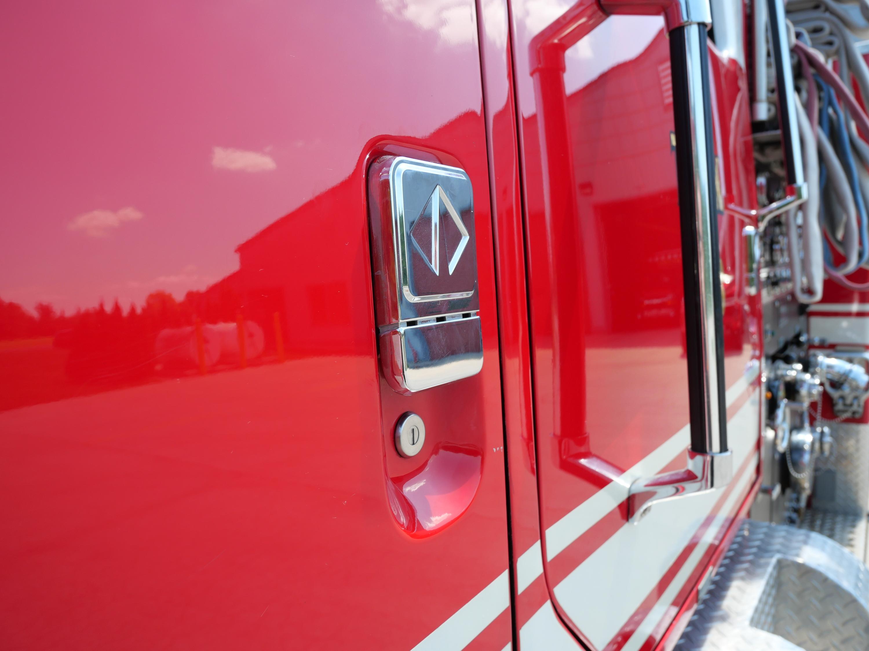 1998 E-One International Pumper/Tanker 1250/2000 - image 11