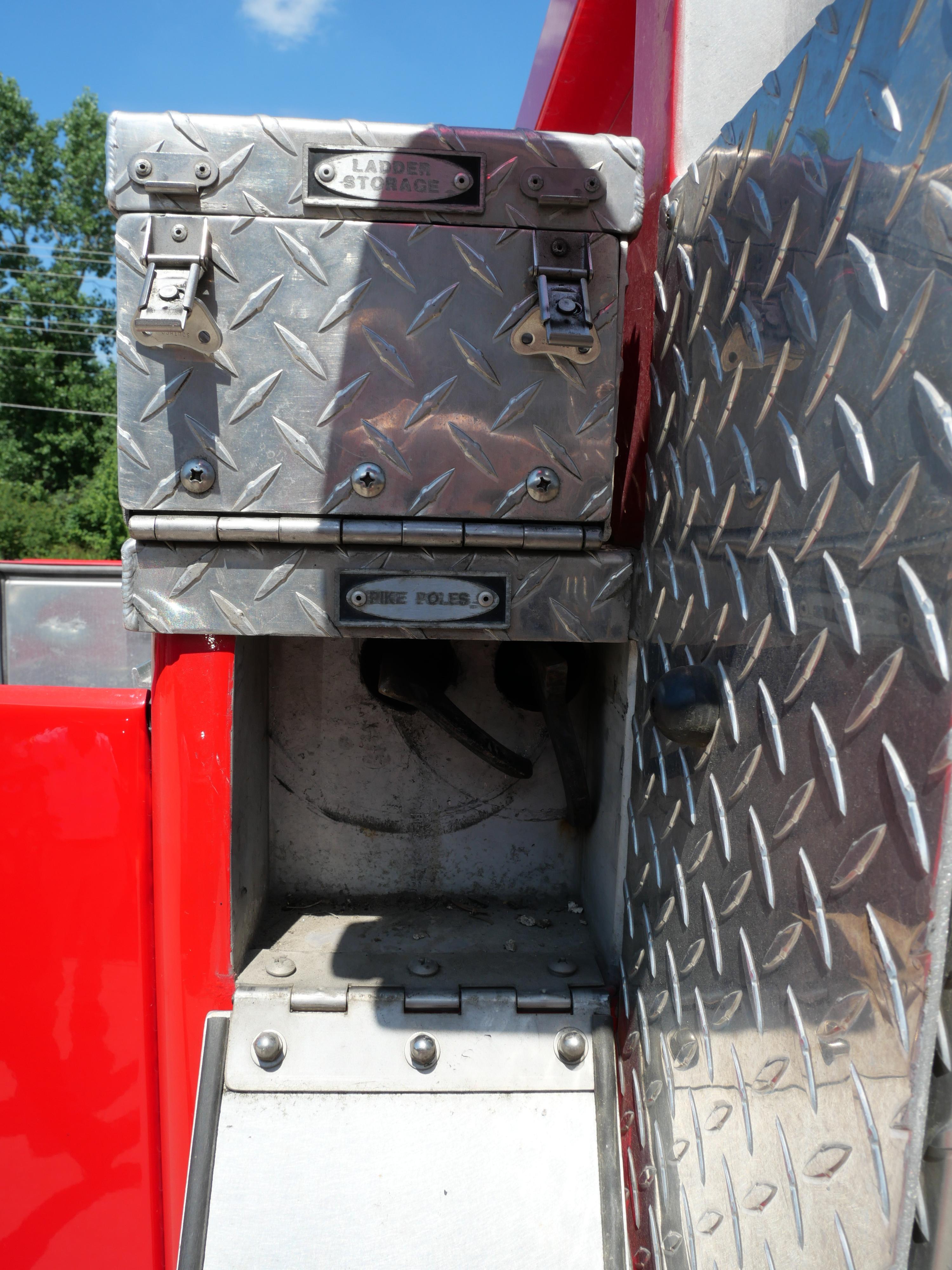 1998 E-One International Pumper/Tanker 1250/2000 - image 31