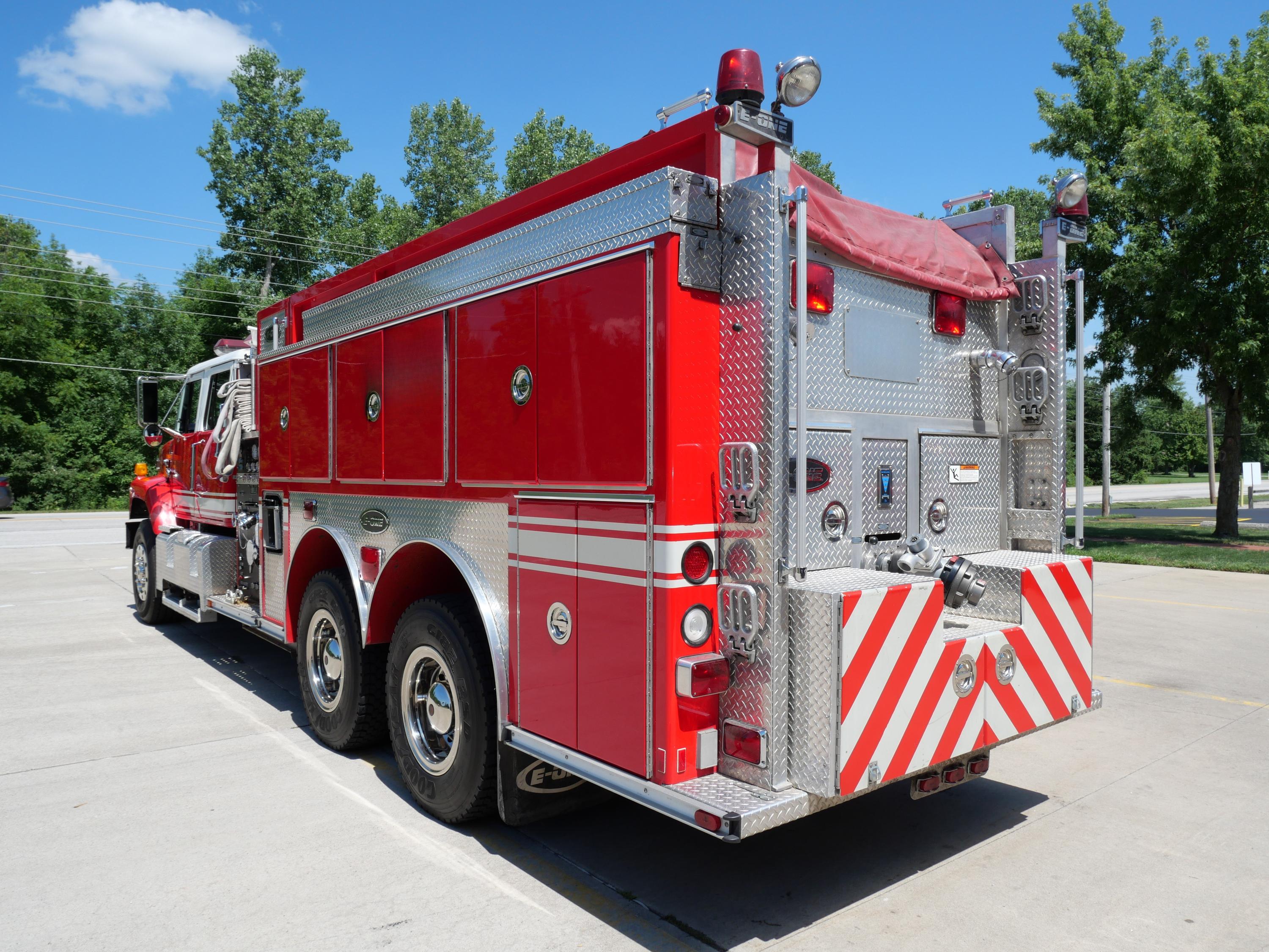 1998 E-One International Pumper/Tanker 1250/2000 - image 5