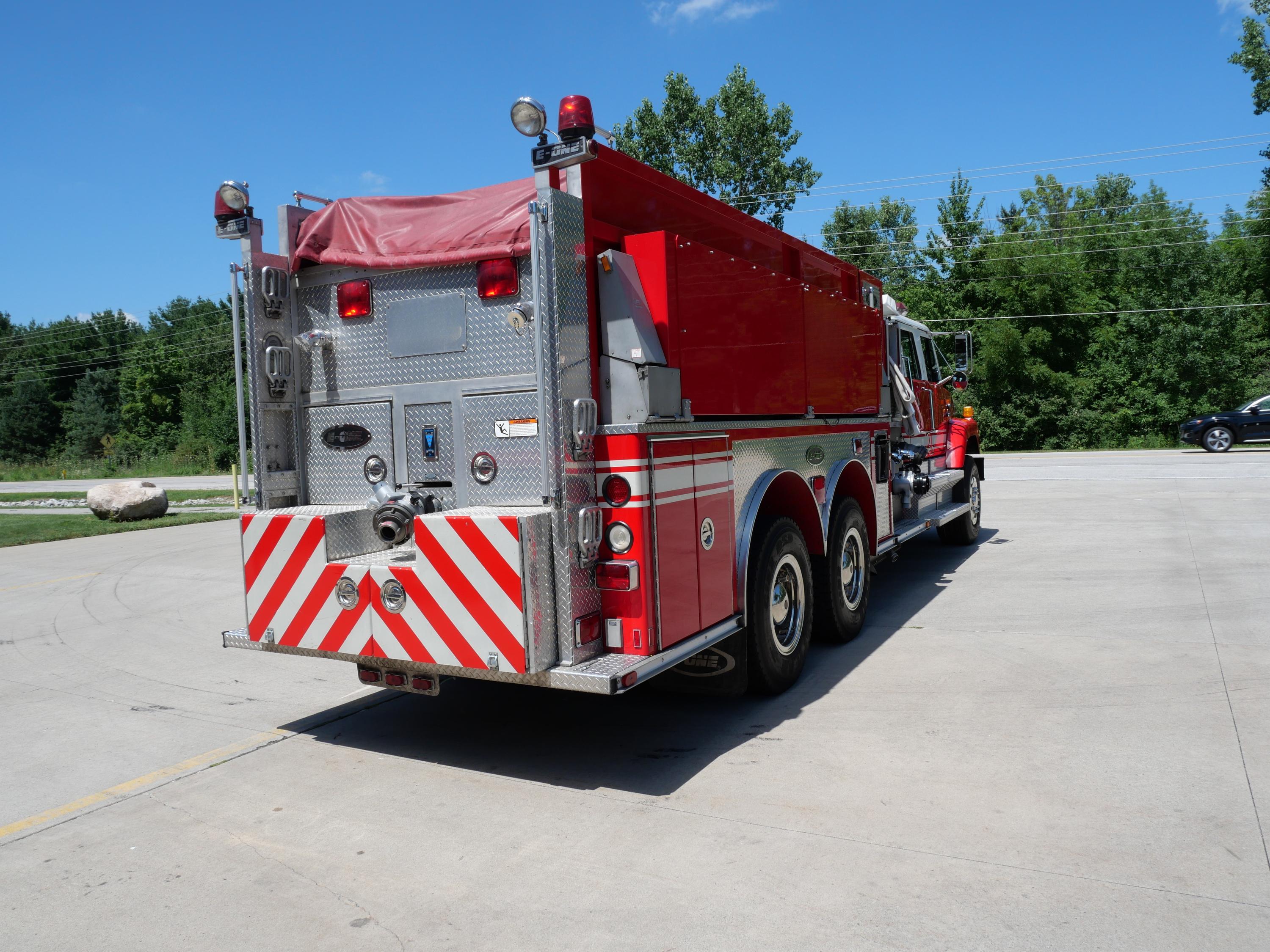 1998 E-One International Pumper/Tanker 1250/2000 - image 8