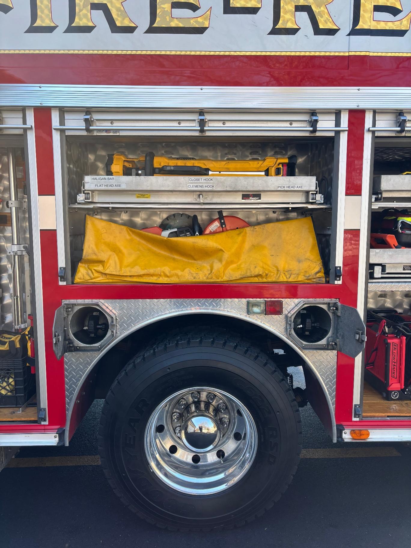 1997 E-One Heavy Rescue - image 17