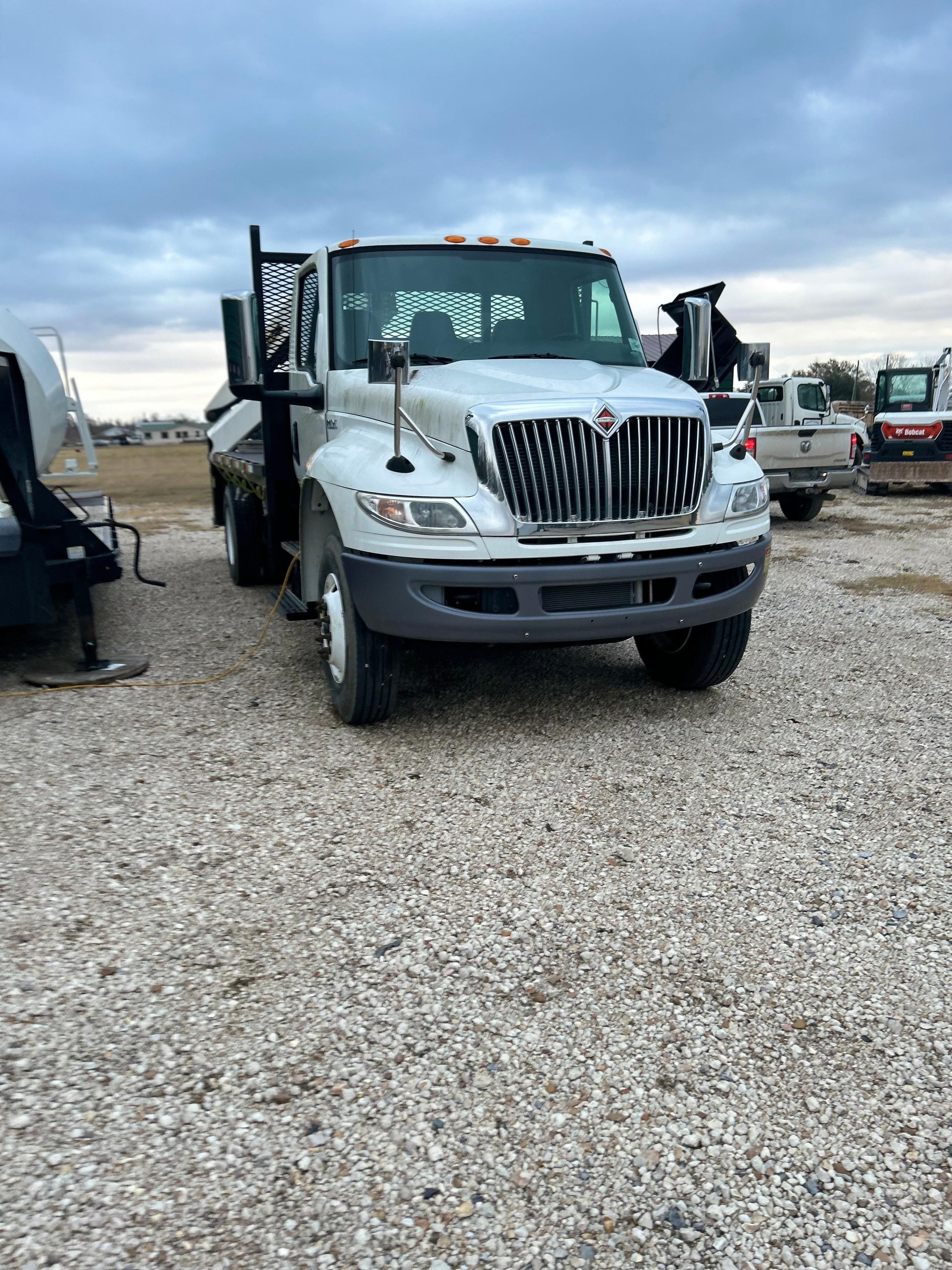 2018 International Palfinger Hooklift - image 1