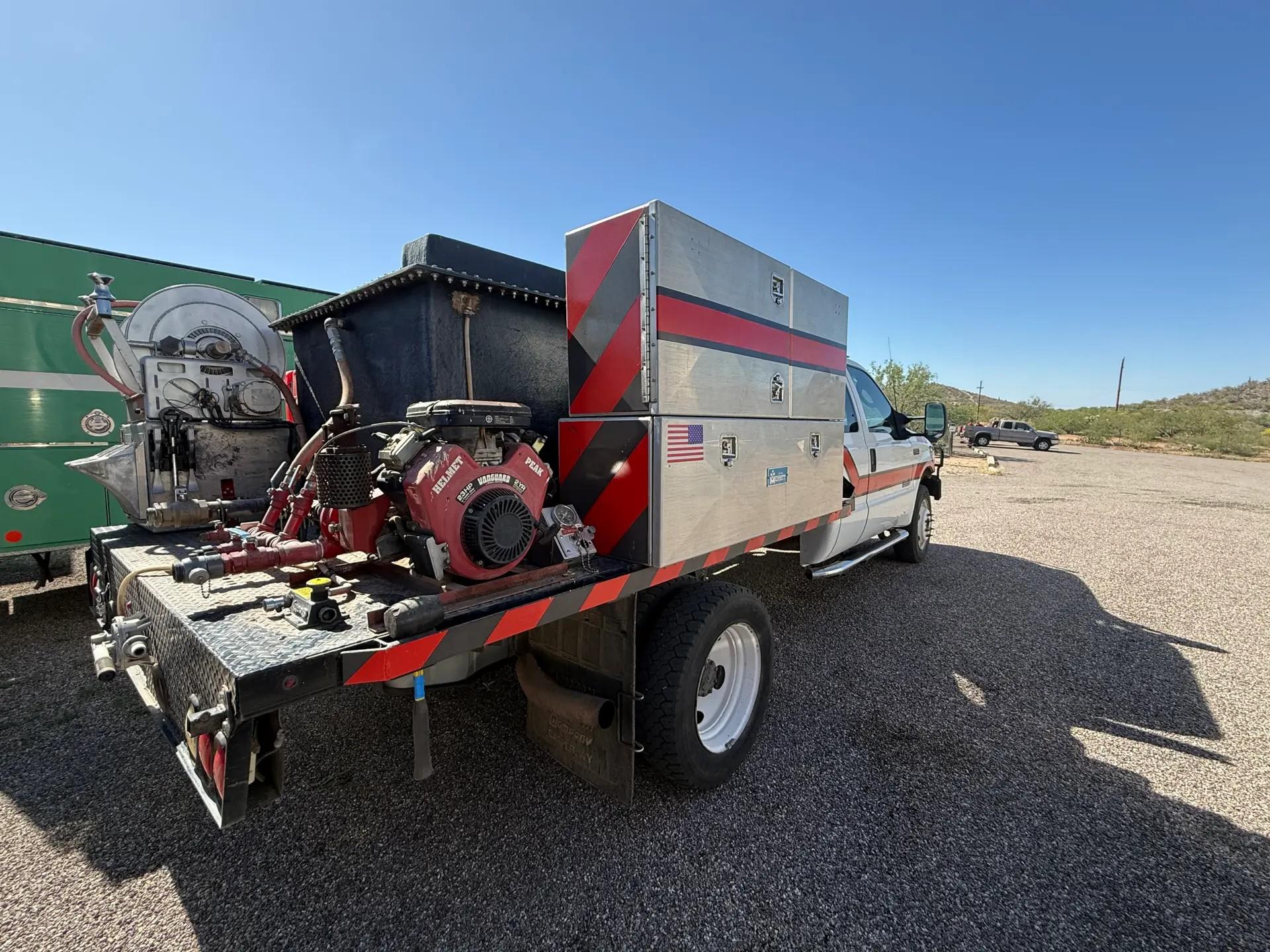 2003 Ford F-550 4x4 Brush Truck - image 4