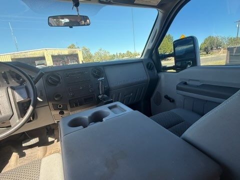 2012 Ford F-250 Utility Service Truck - image 5