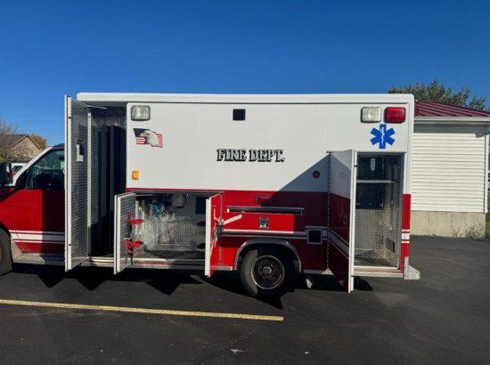 2001 E-350 Ambulance w/load system and cot Type I - image 2