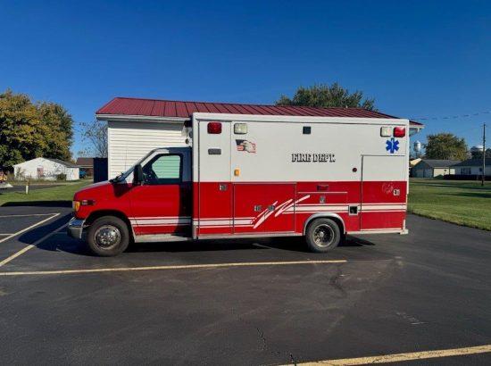 2001 E-350 Ambulance w/load system and cot