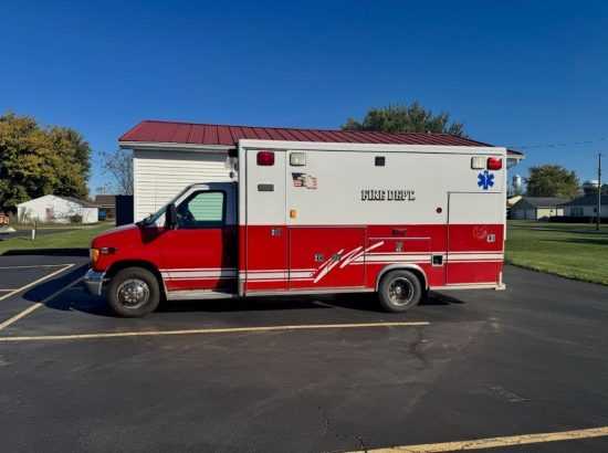 2001 E-350 Ambulance w/load system and cot Type I