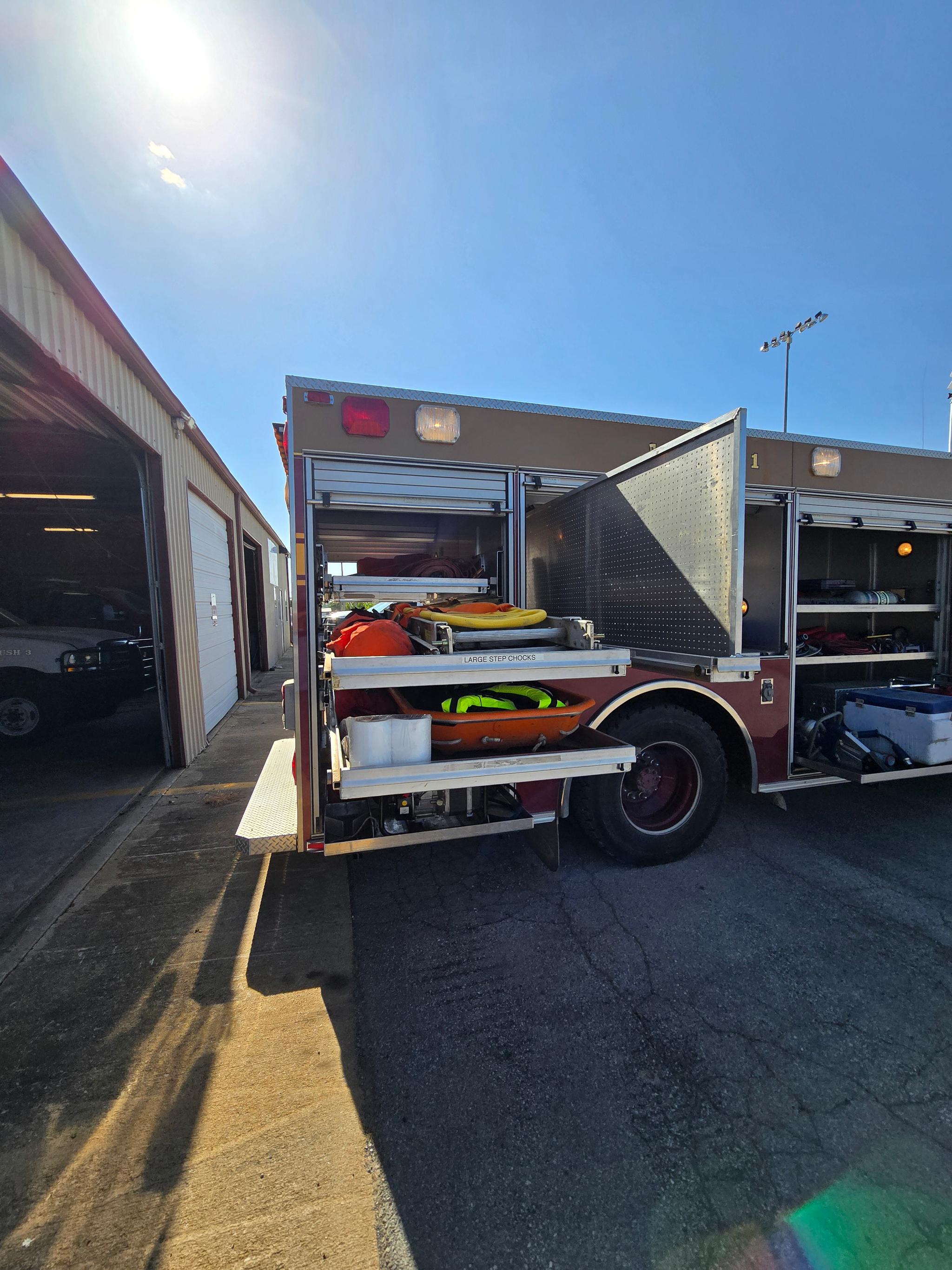 2001 Pierce International Medium Rescue - image 4