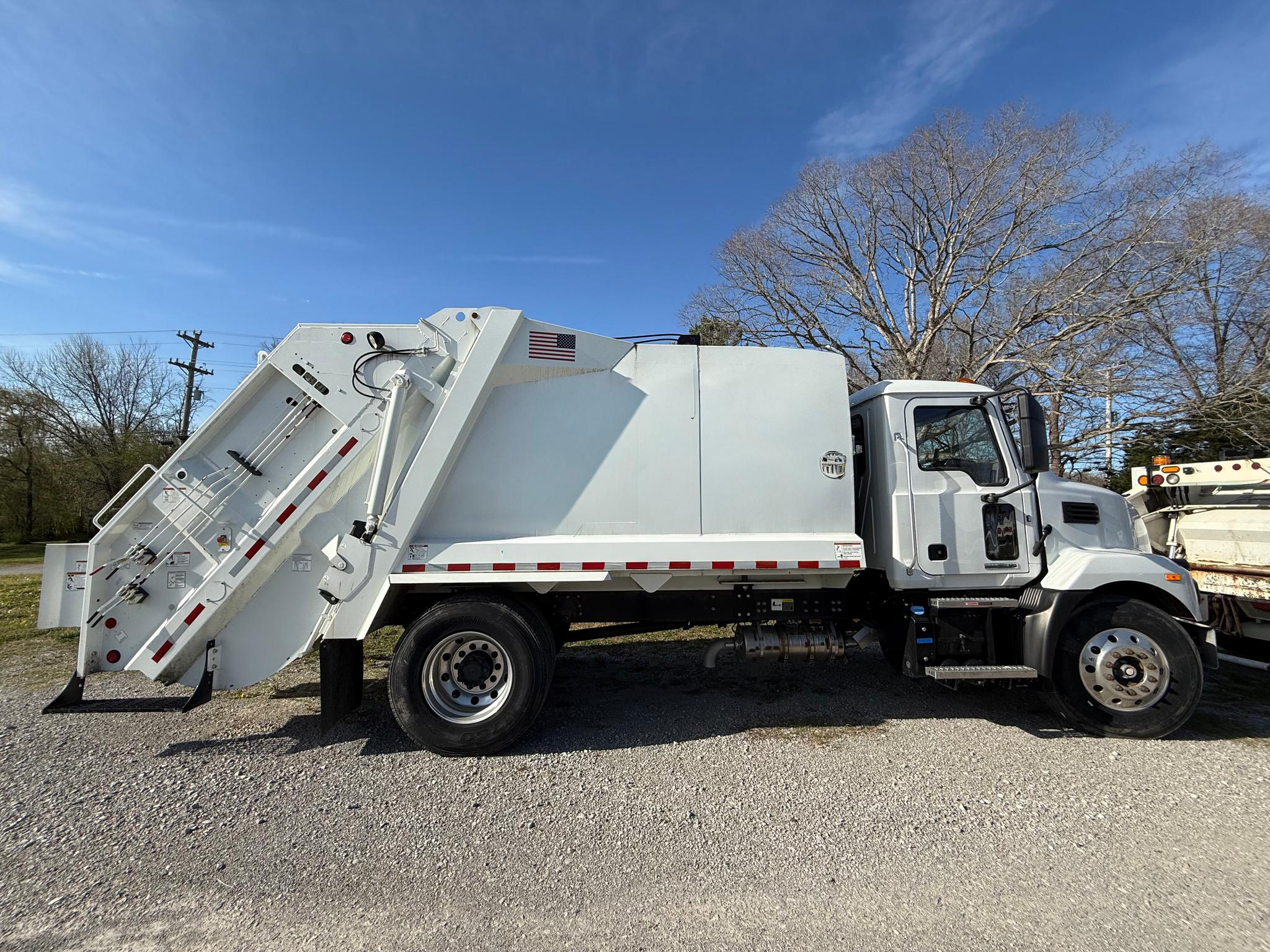 2023 Mack Pac-Mac Rear Loader - image 3