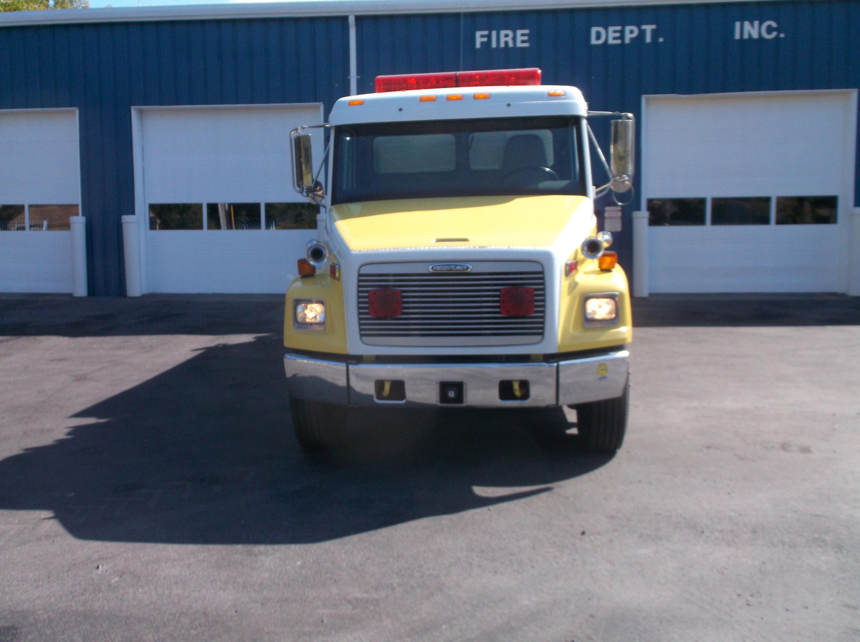 1997 4 Guys Freightliner Pumper - image 3