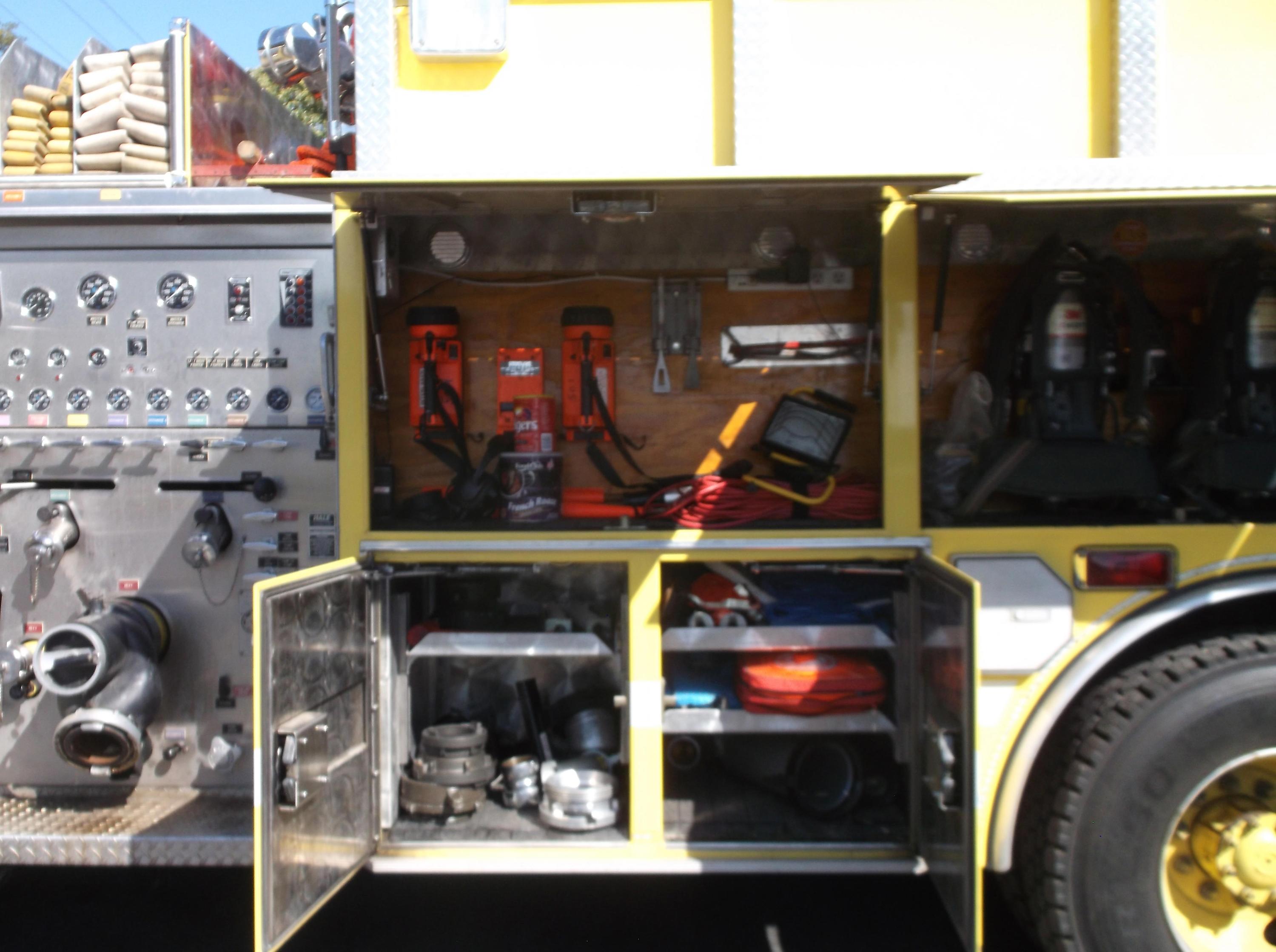 1997 4 Guys Freightliner Pumper - image 10