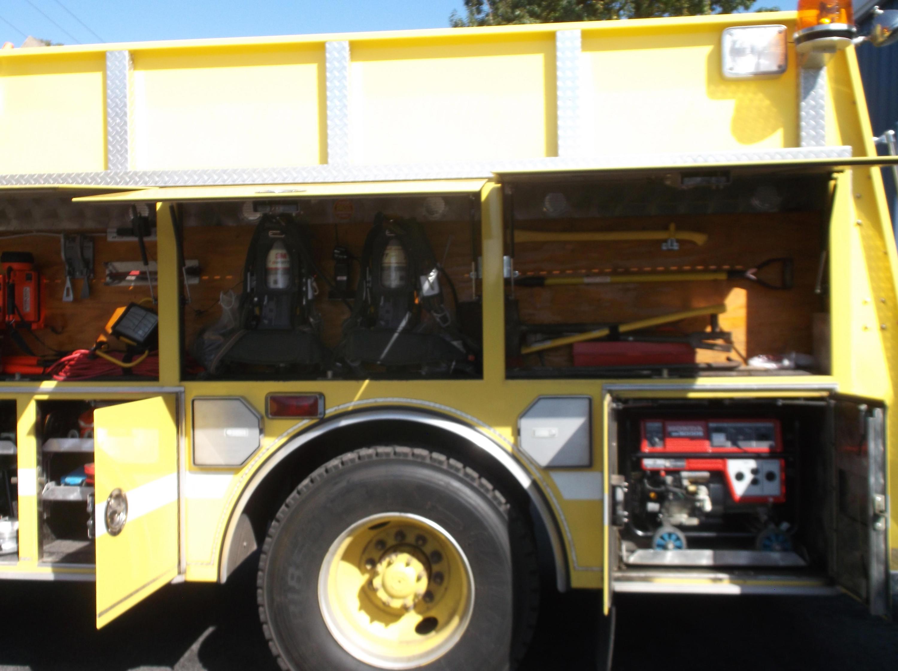 1997 4 Guys Freightliner Pumper - image 5