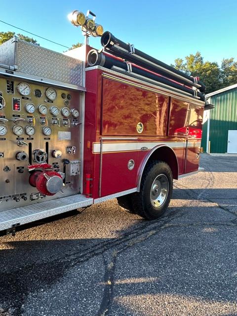 1986 E-One Ford Pumper - image 5
