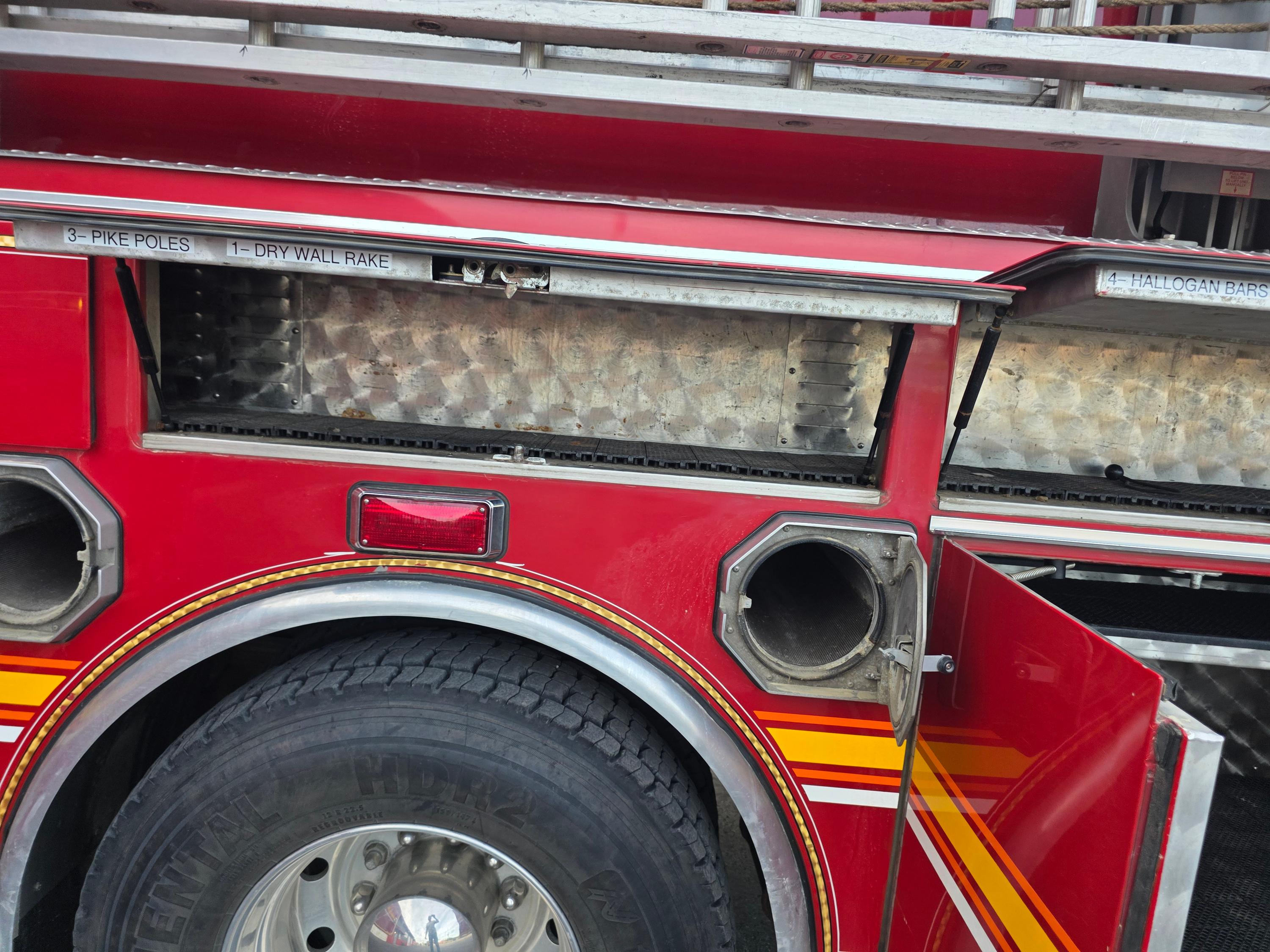 1996 New Lexington Spartan Pumper Tanker - image 20