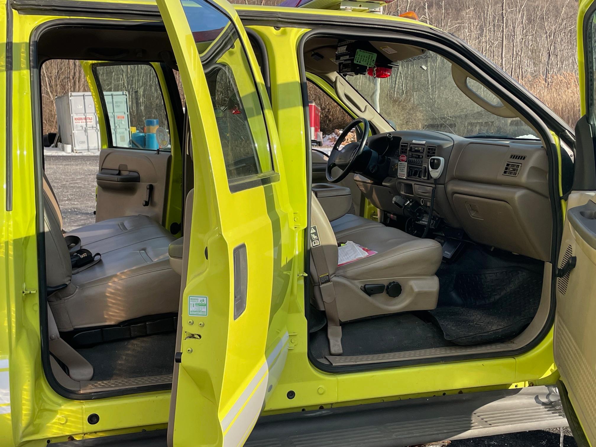 2003 Ford 550 4x4 Rescue truck - image 3