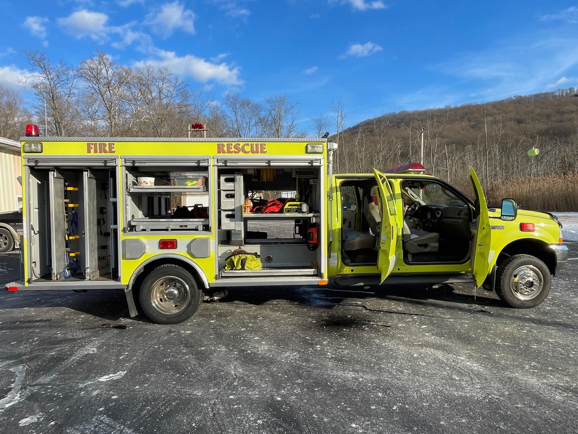 2003 Ford 550 4x4 Rescue truck - image 9