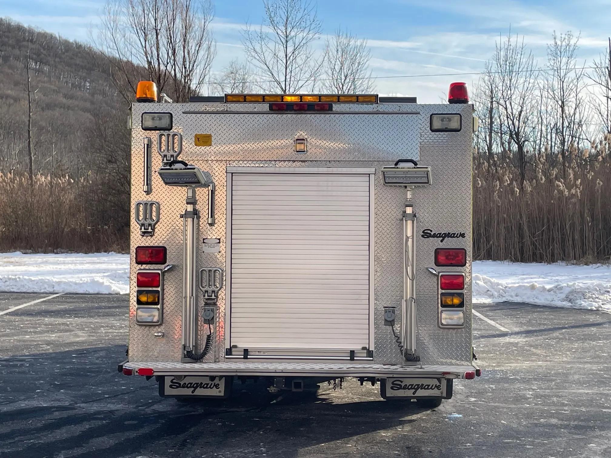 2003 Ford 550 4x4 Rescue truck - image 4