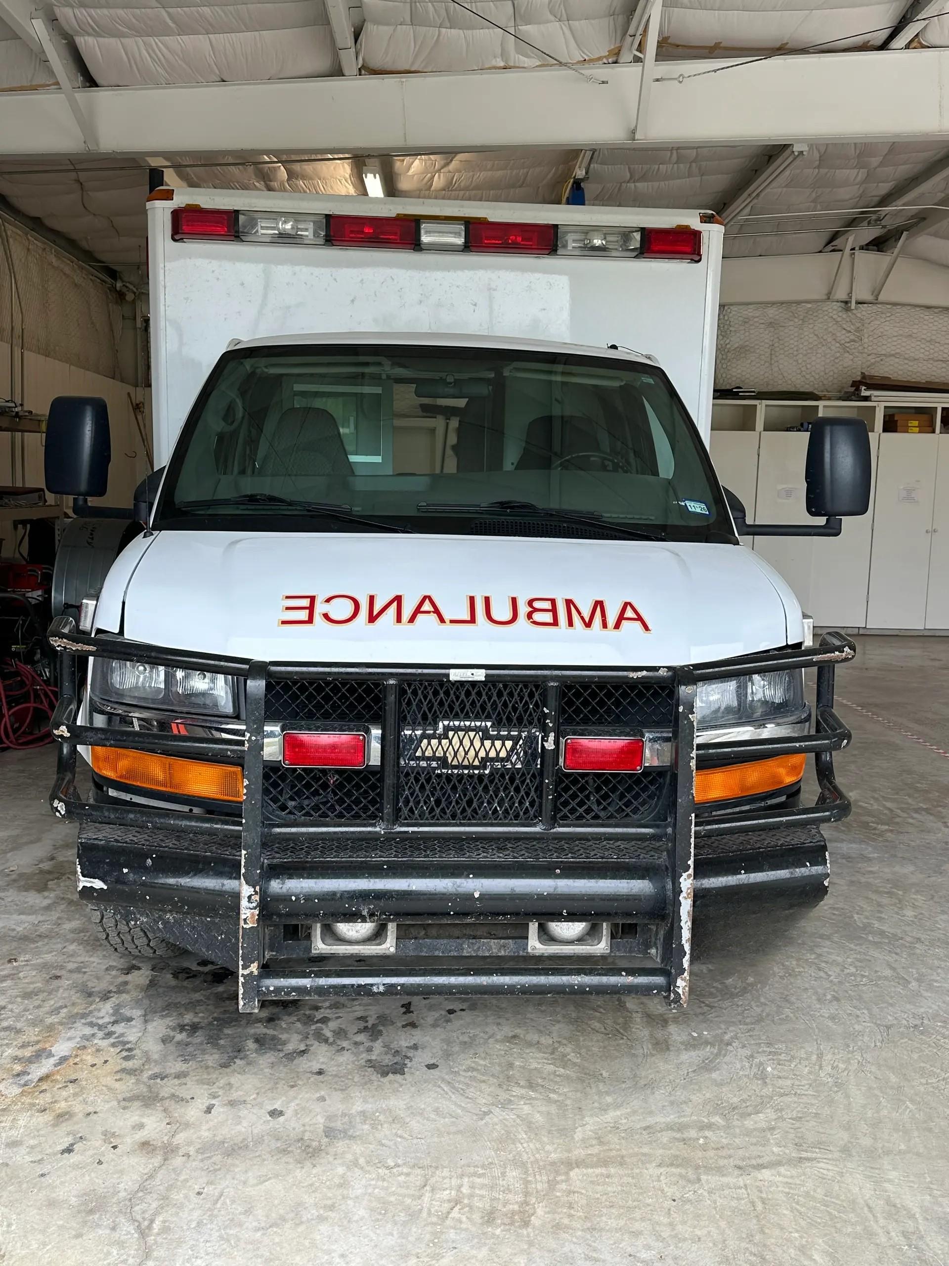 2007 Wheeled Coach Chevrolet Type III Ambulance - image 4