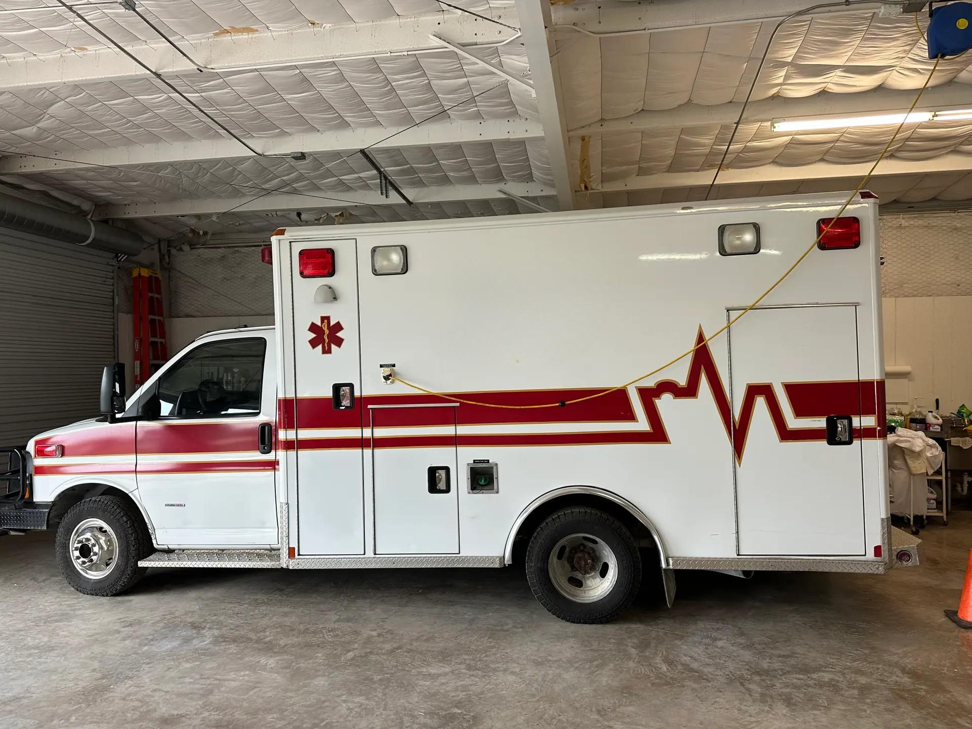 2007 Wheeled Coach Chevrolet Type III Ambulance - image 1