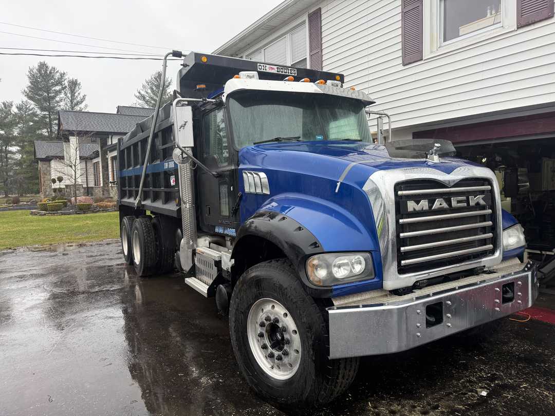 2017 Mack GU713 Tandem/Automatic